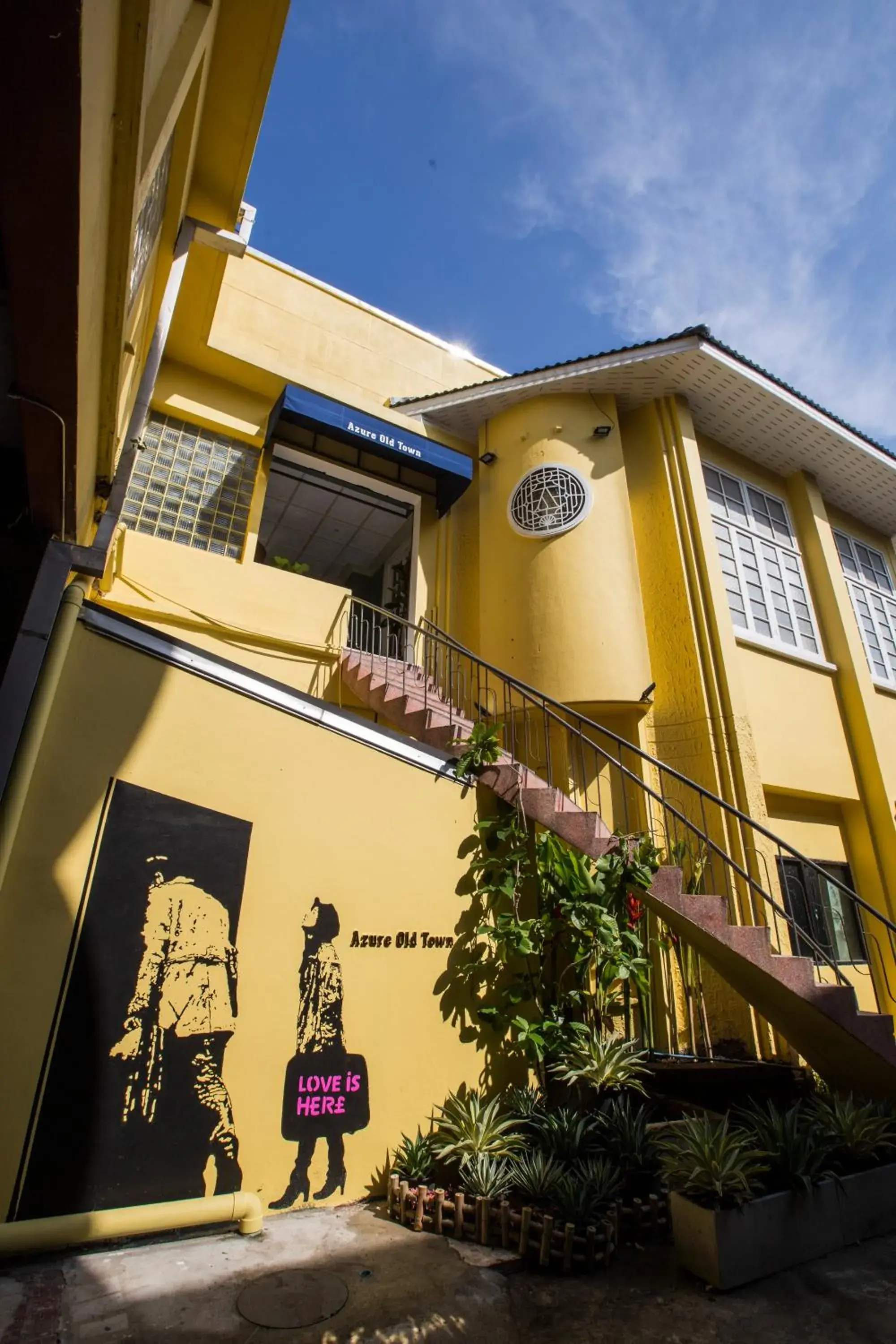 Property building in Azure Hostel Bangkok Property building in Azure Hostel Bangkok
