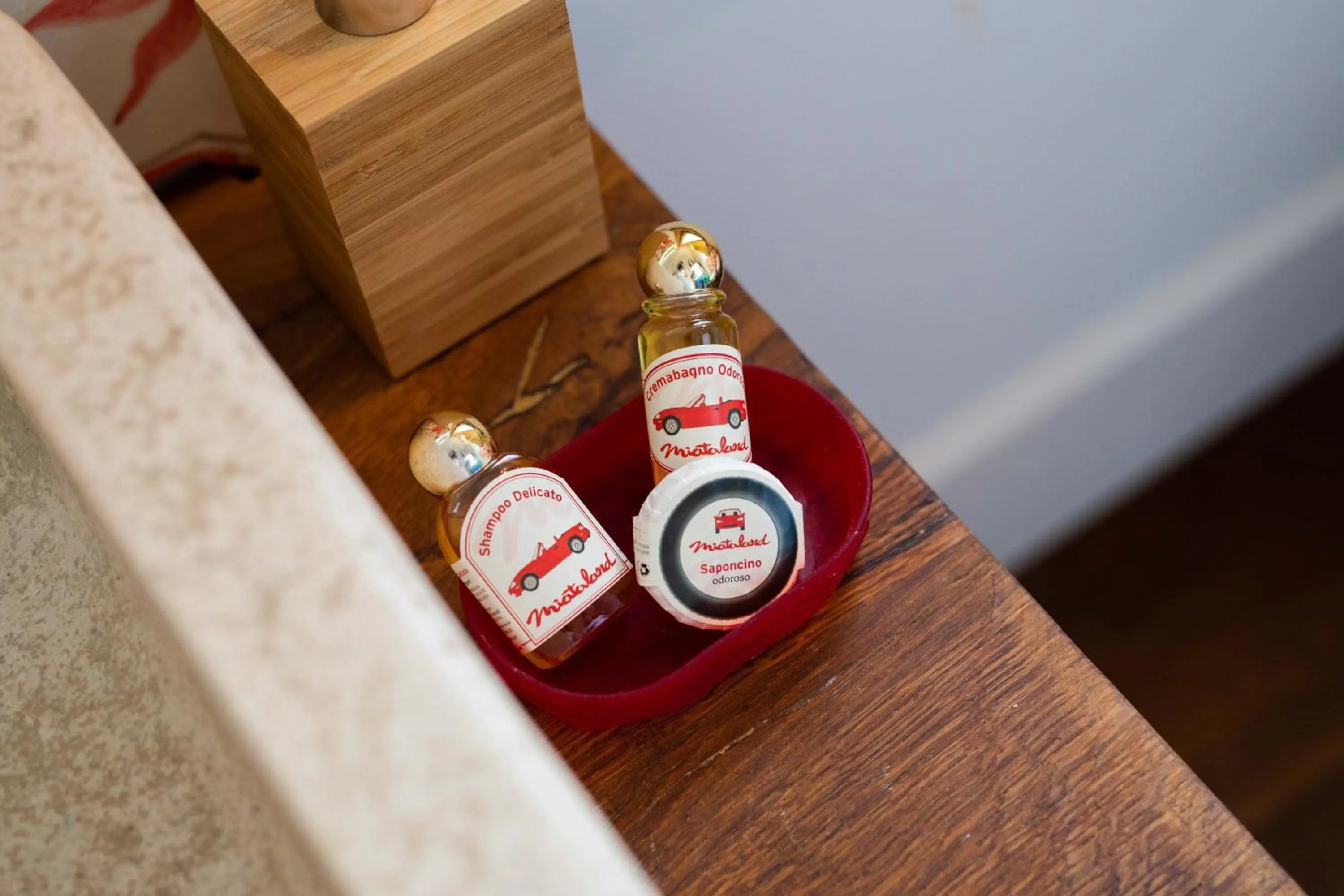 Decorative detail in Miataland