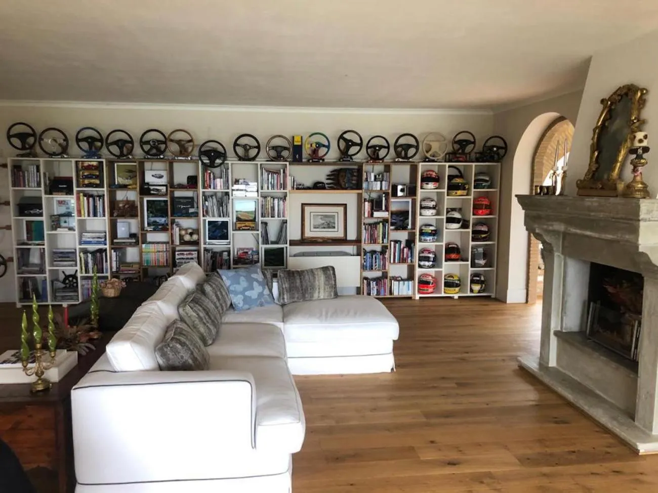 Living room in Miataland