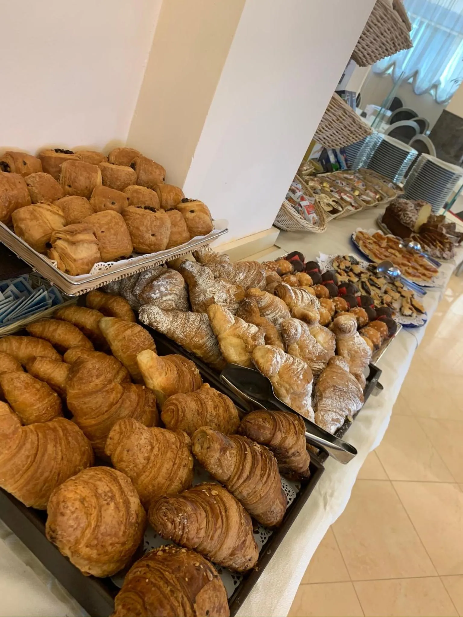 Buffet breakfast in Hotel Bahia