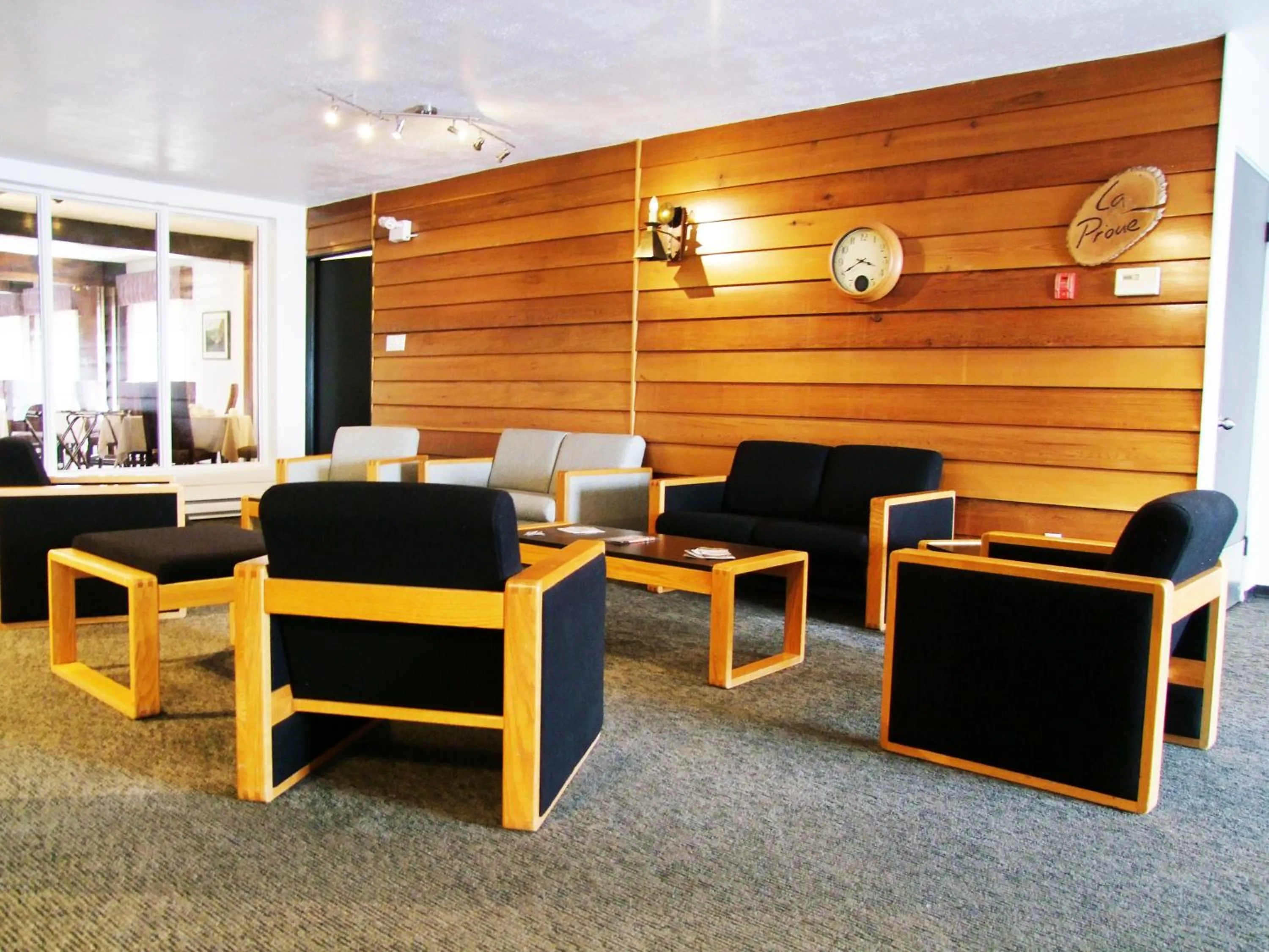 Lobby or reception in Motel à la Brunante Petit Déjeuner inclus avec la chambre