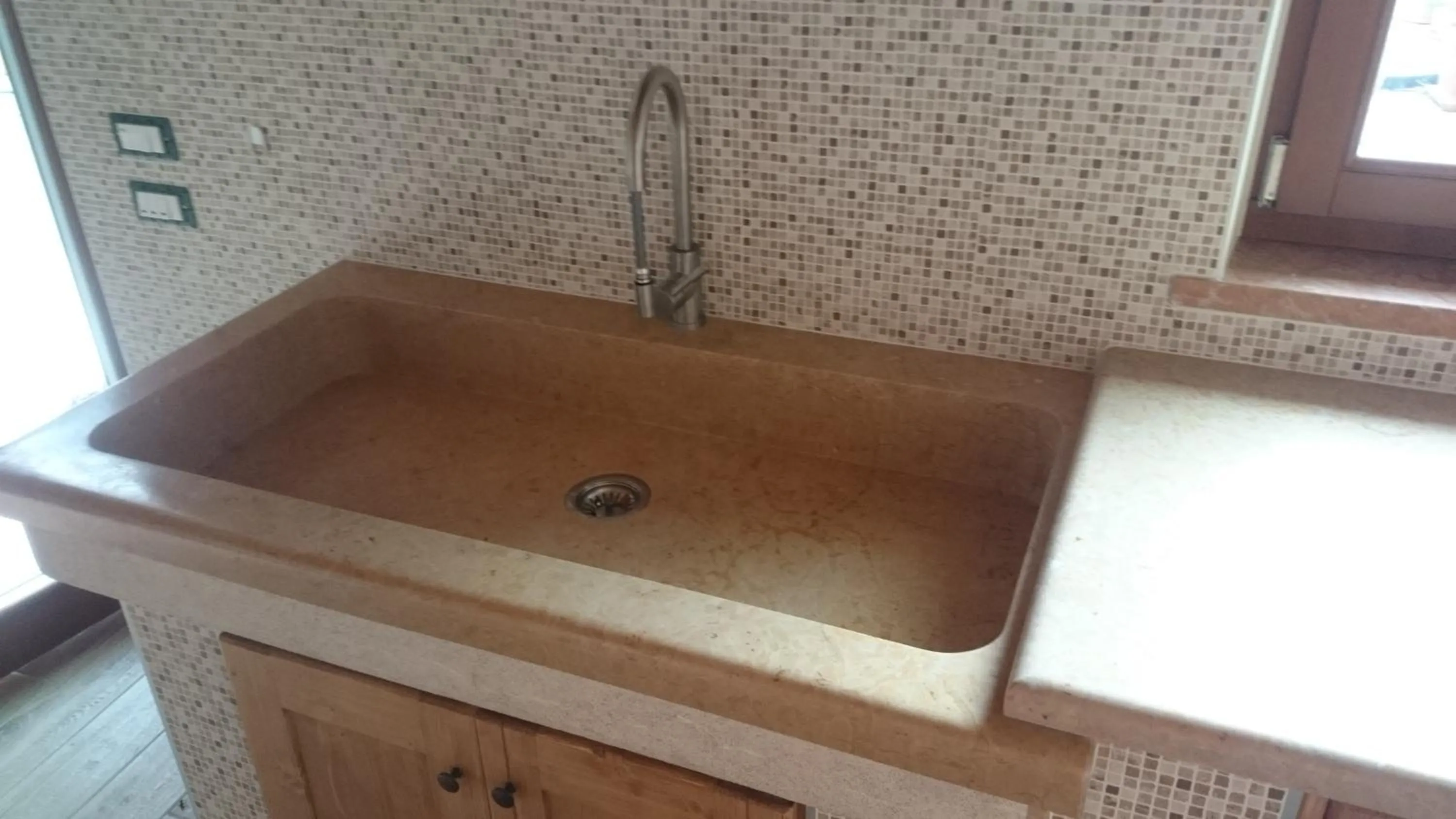 Communal kitchen in B&B Happy Guest