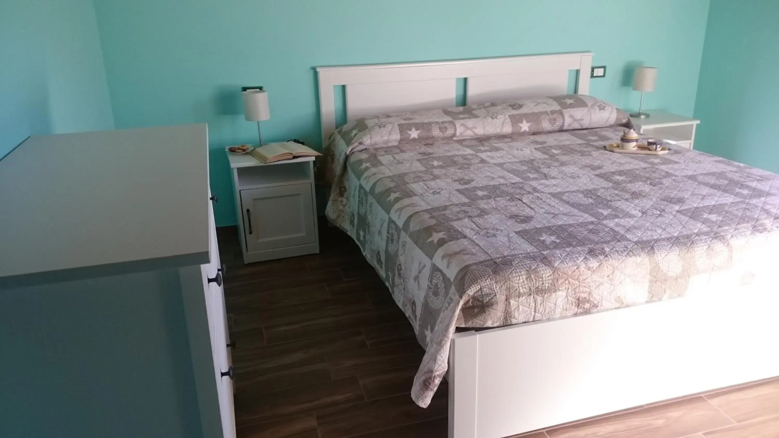 Double Room with Balcony in B&B Happy Guest Double Room with Balcony in B&B Happy Guest