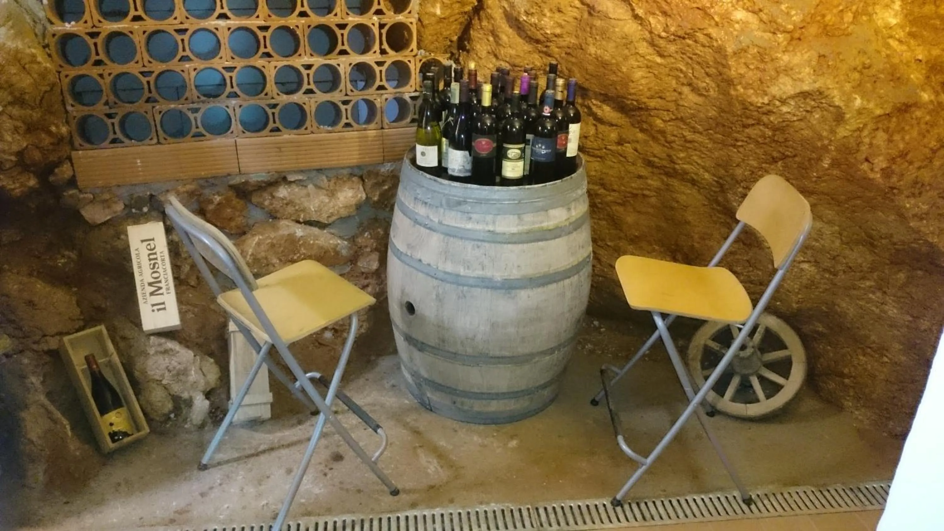 Alcoholic drinks in B&B Happy Guest