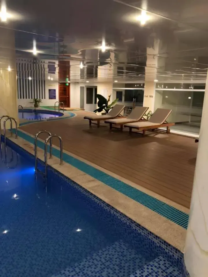 Swimming pool in Khách sạn Sài Gòn Vĩnh Long Swimming pool in Khách sạn Sài Gòn Vĩnh Long