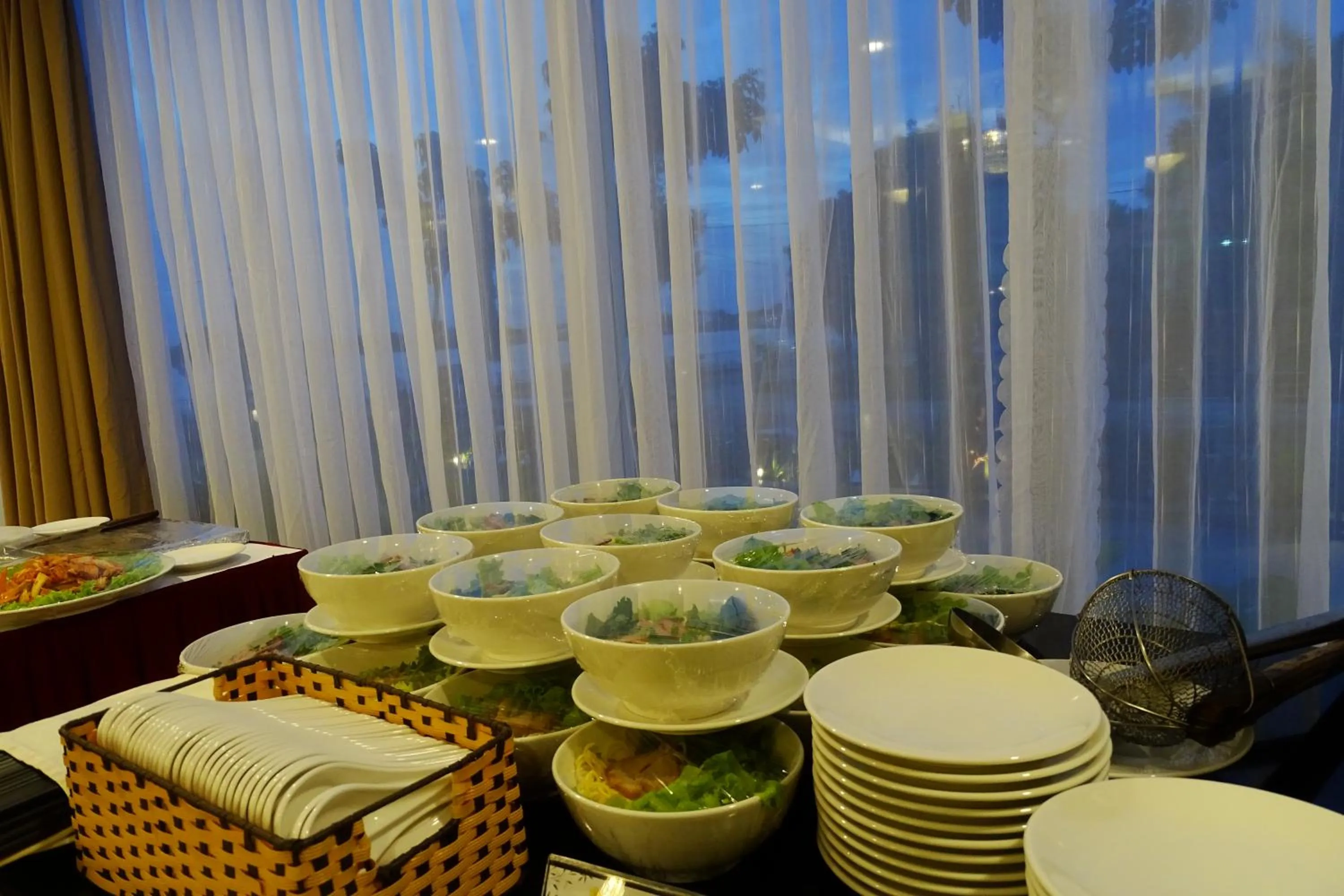 Breakfast in Khách sạn Sài Gòn Vĩnh Long