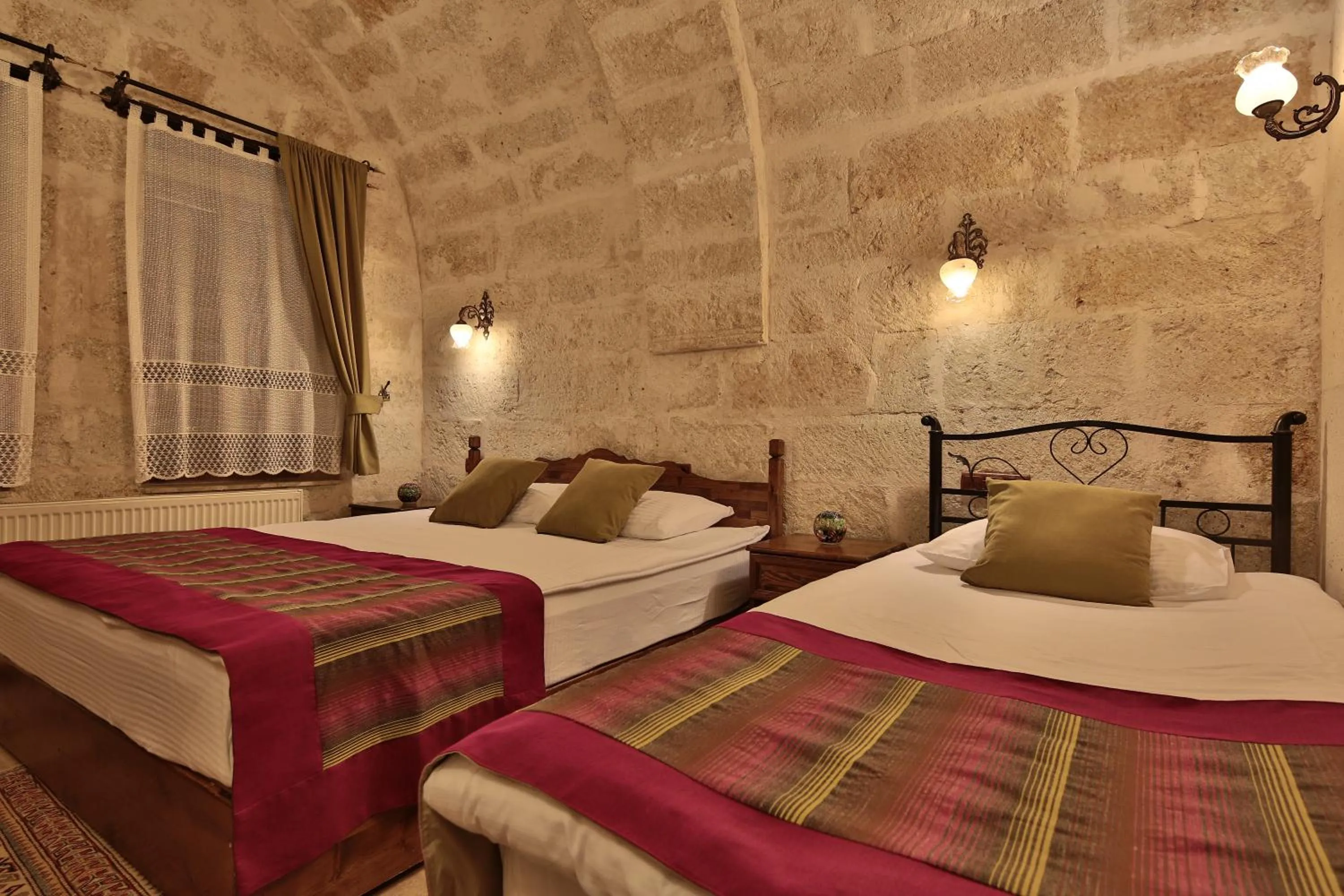 Photo of the whole room, Bed in Elif Stone House