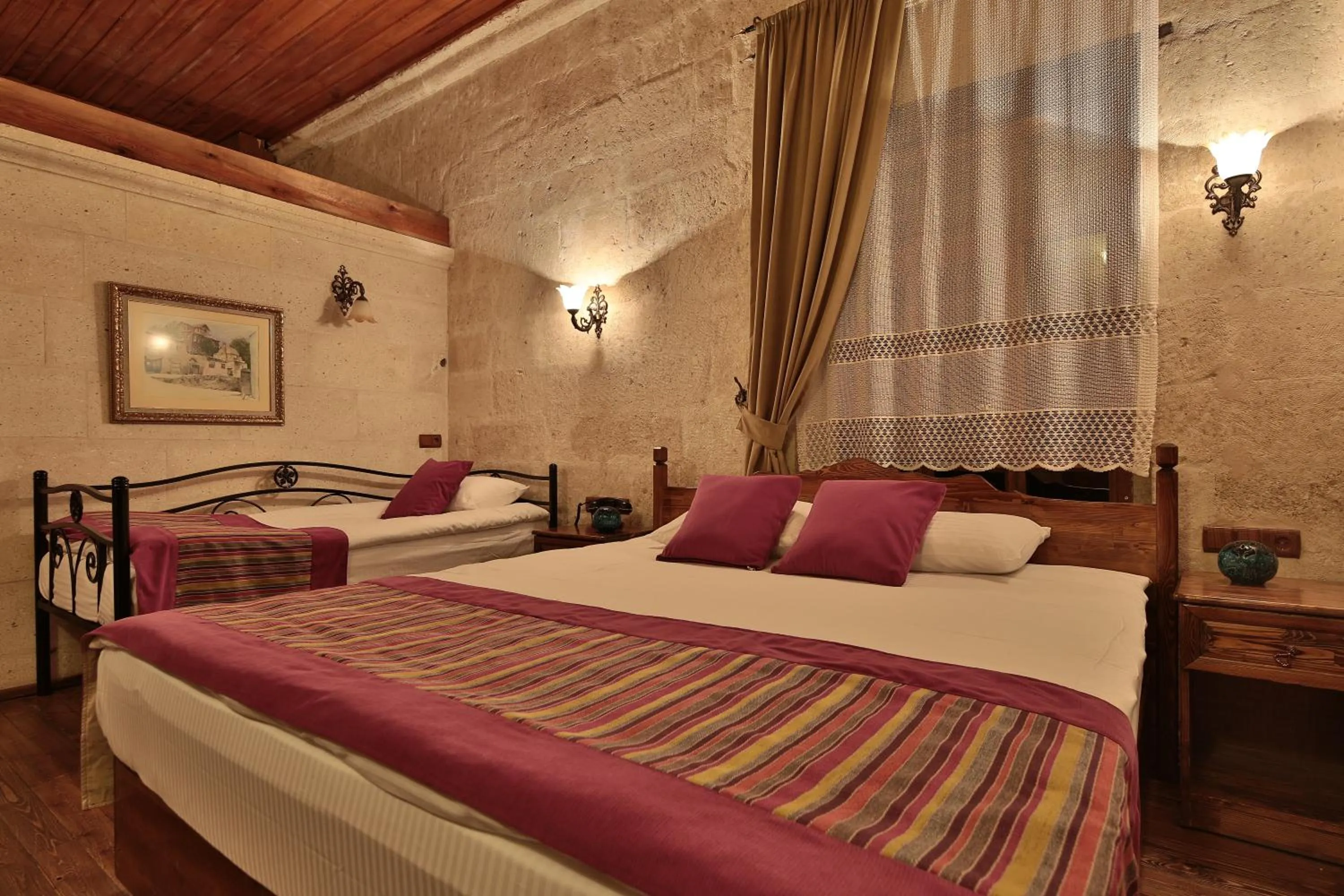 Photo of the whole room, Bed in Elif Stone House
