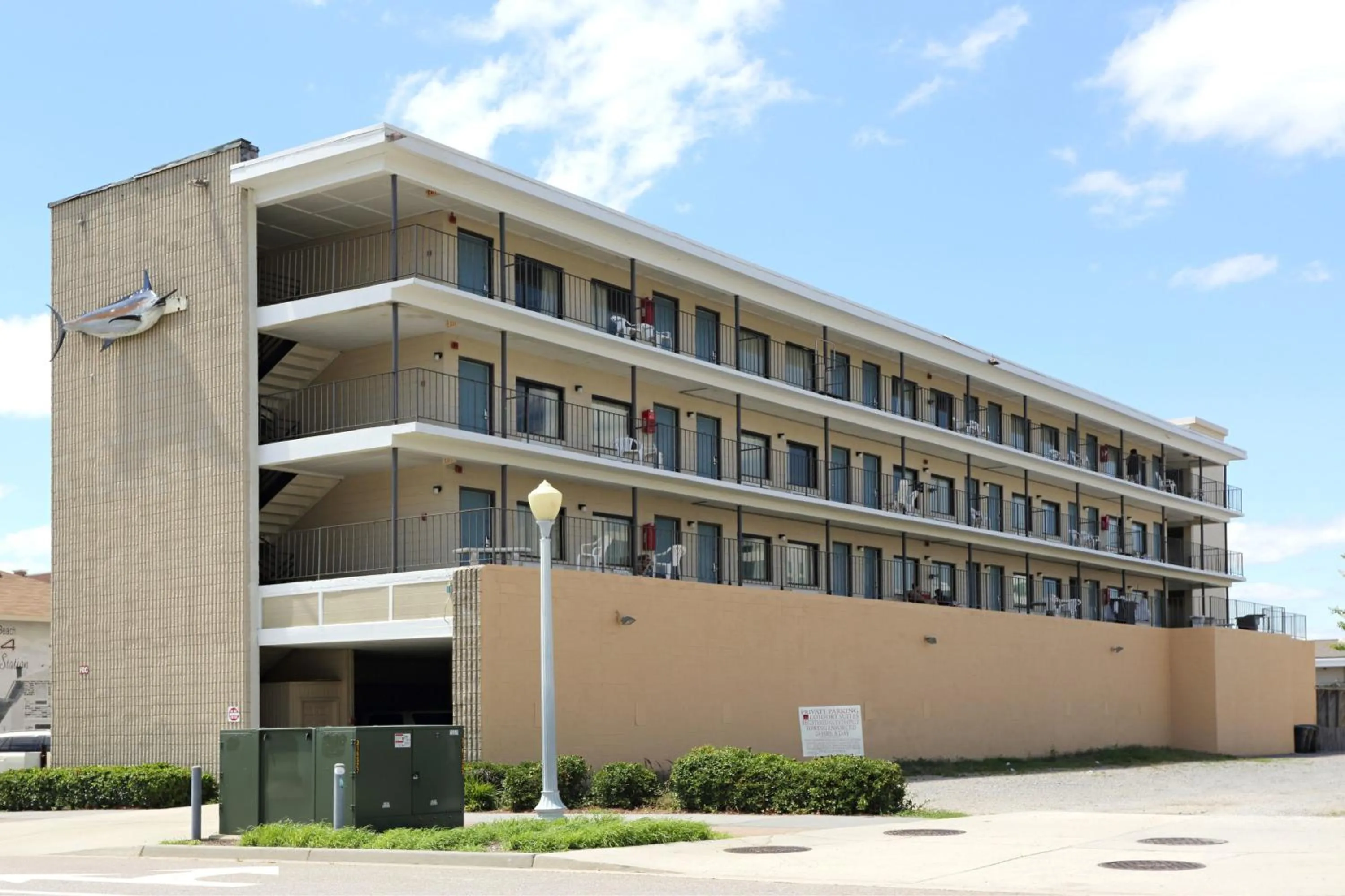 Property building in Blue Marlin Motel