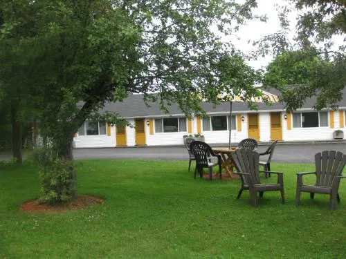 Picket Fence Motel