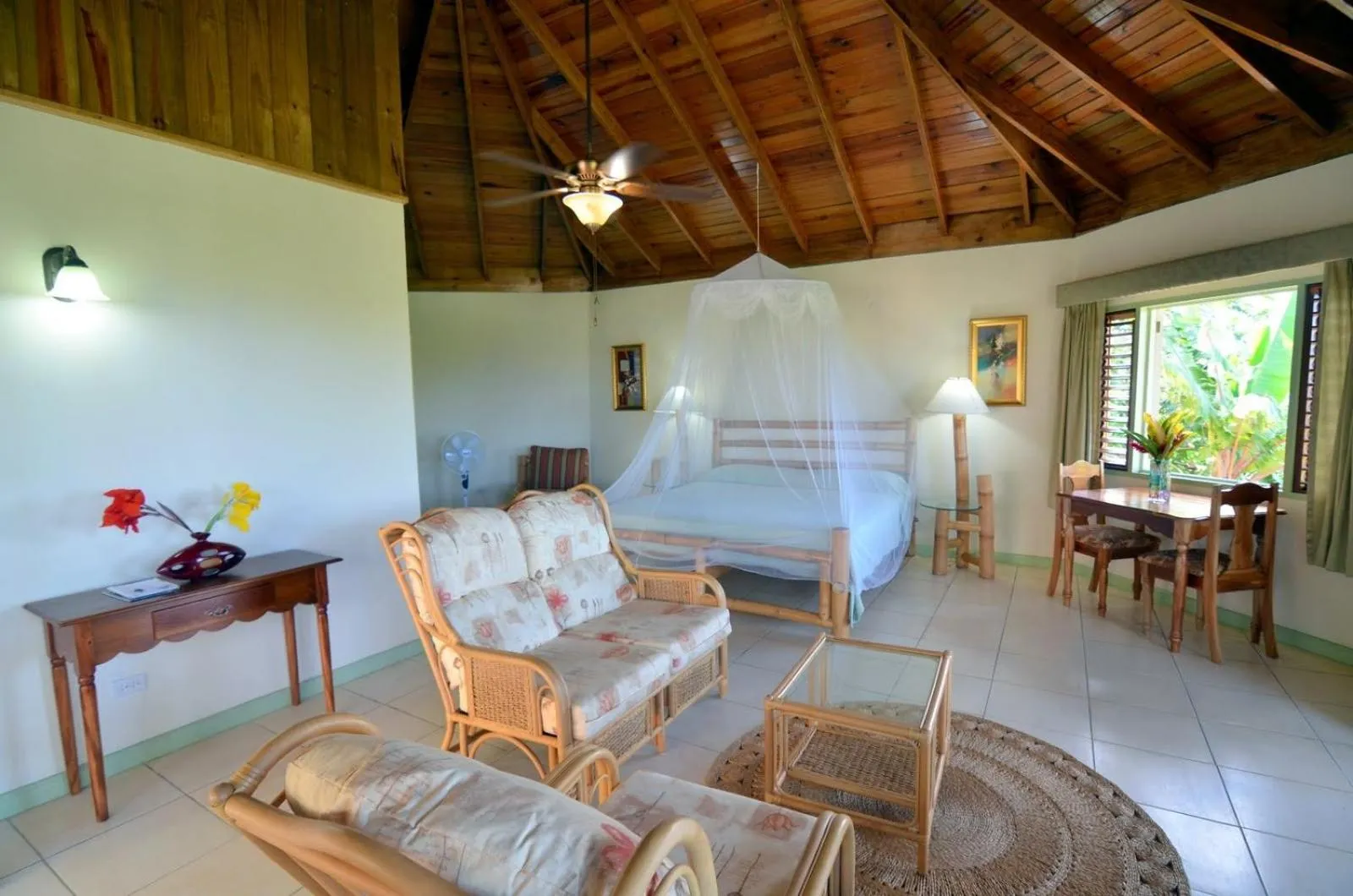 Photo of the whole room in Pimento Lodge Resort