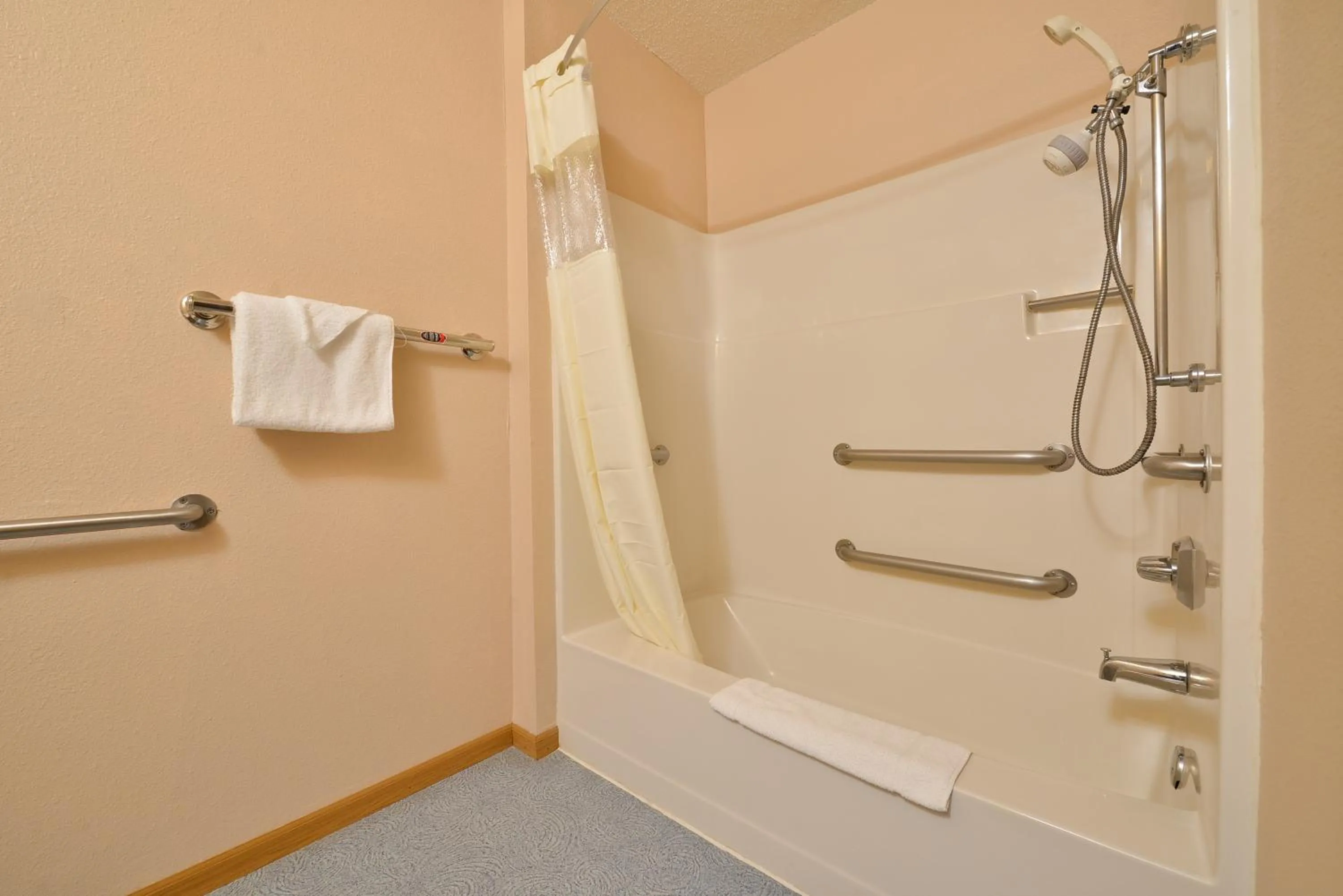 Shower in Americas Best Value Inn Decatur