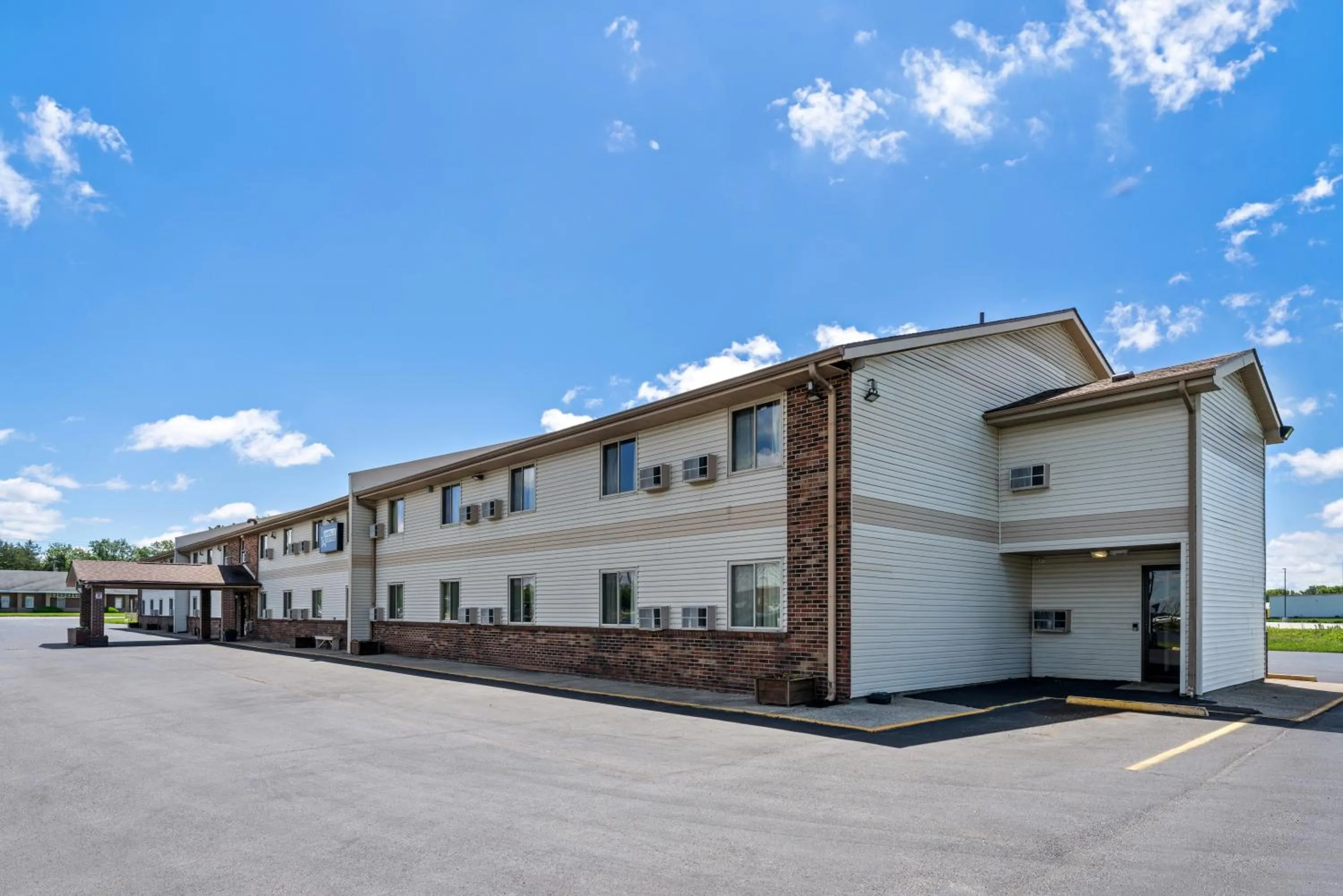 Property building in Americas Best Value Inn Decatur
