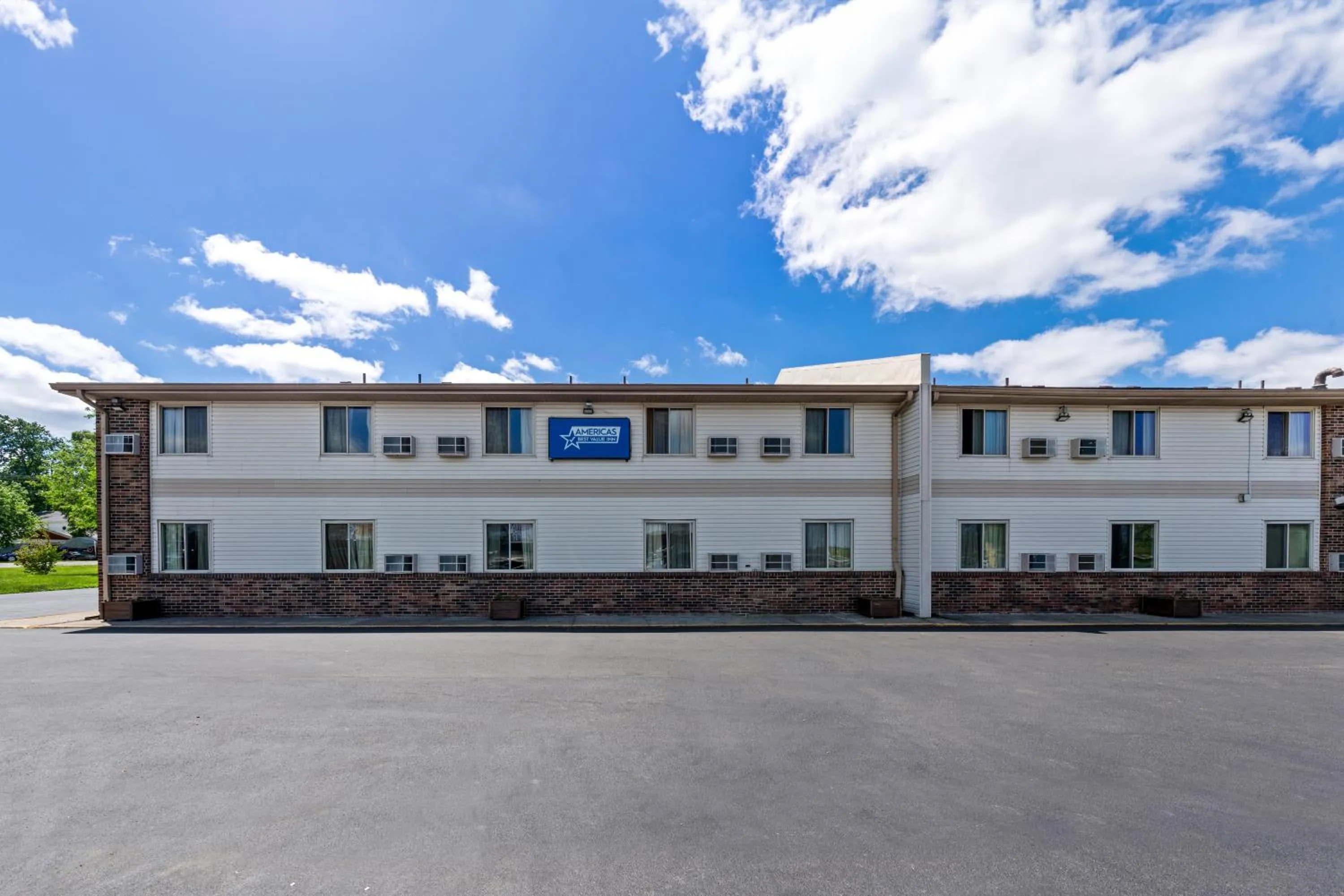 Property building in Americas Best Value Inn Decatur
