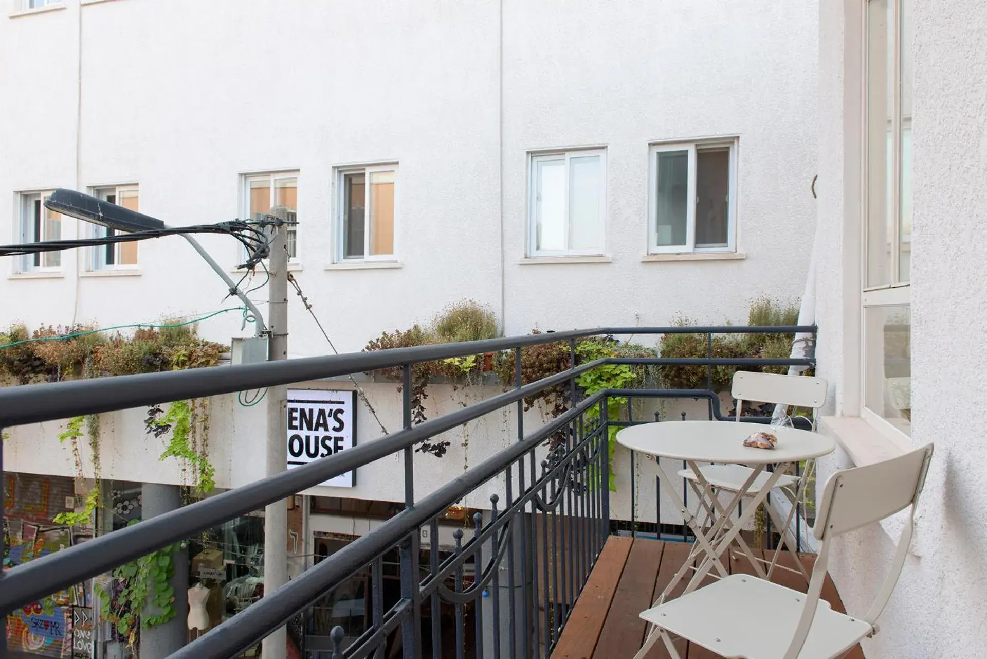 Deluxe Double Room with Balcony in Oliver Deluxe Double Room with Balcony in Oliver