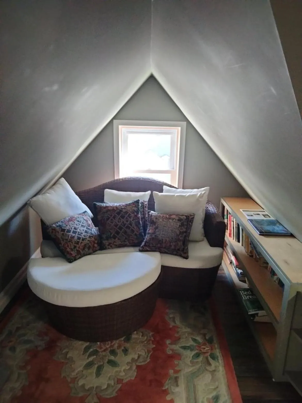 Seating area in Bondy House Bed & Breakfast