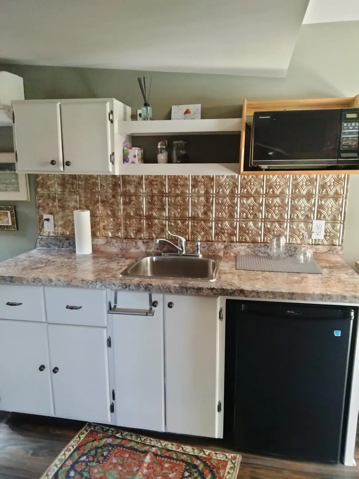 Kitchen or kitchenette in Bondy House Bed & Breakfast