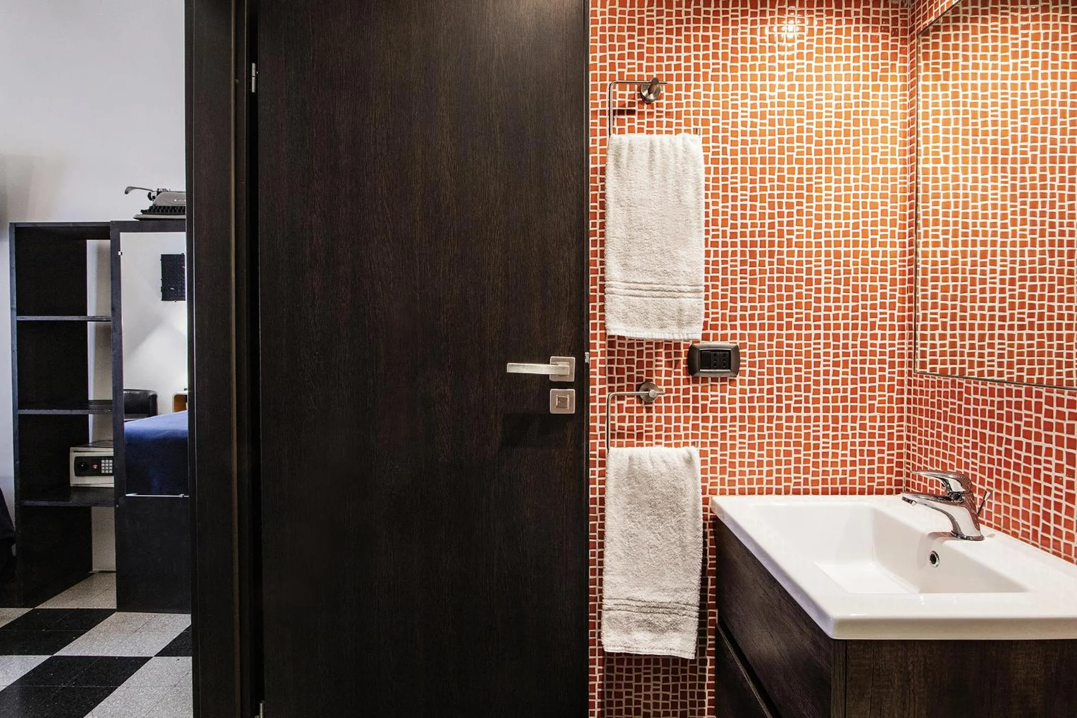 Bathroom in Old Kitchen Vatican Suites