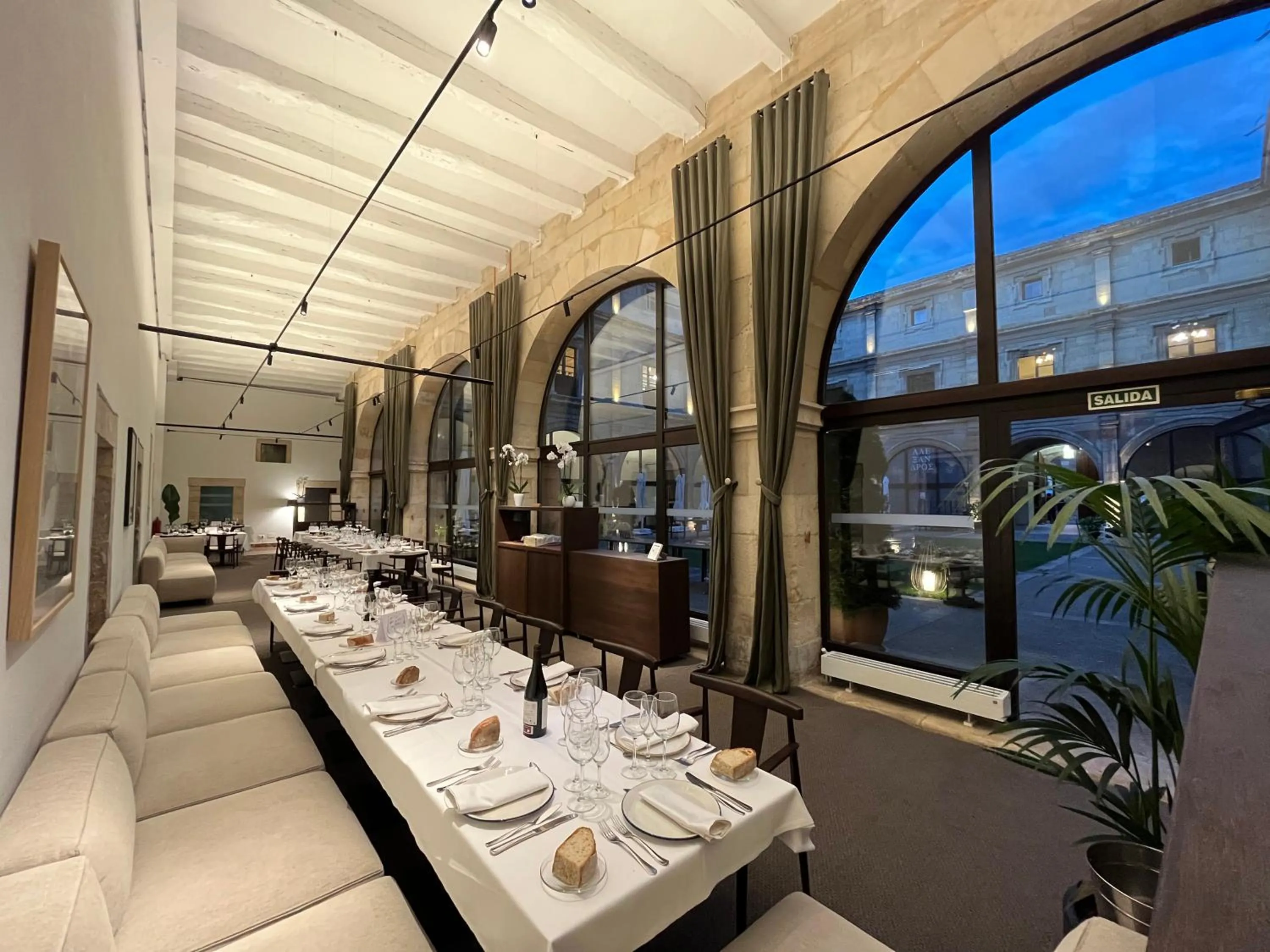 Restaurant/places to eat in Hotel Real Colegiata San Isidoro