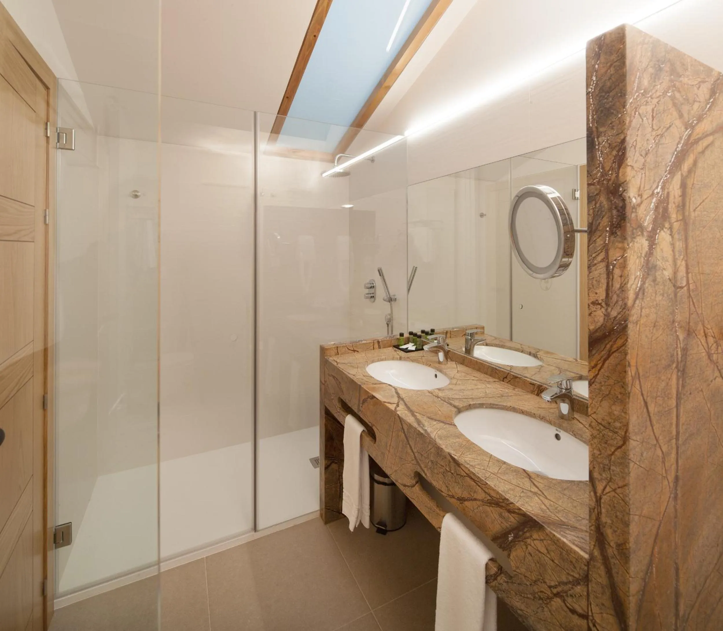 Bathroom in Hotel Real Colegiata San Isidoro