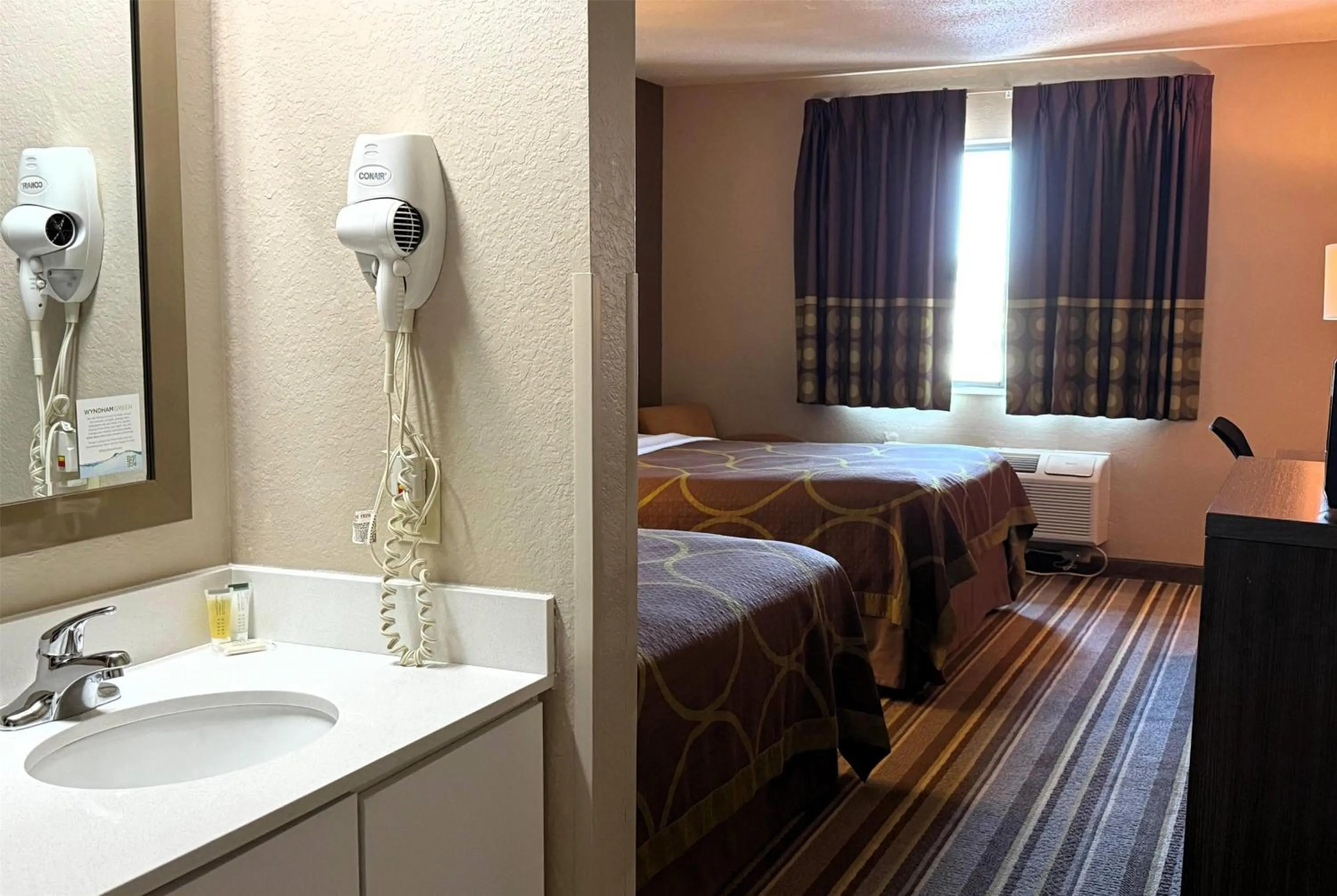 Photo of the whole room, Bed in Super 8 by Wyndham Gas City Marion Area