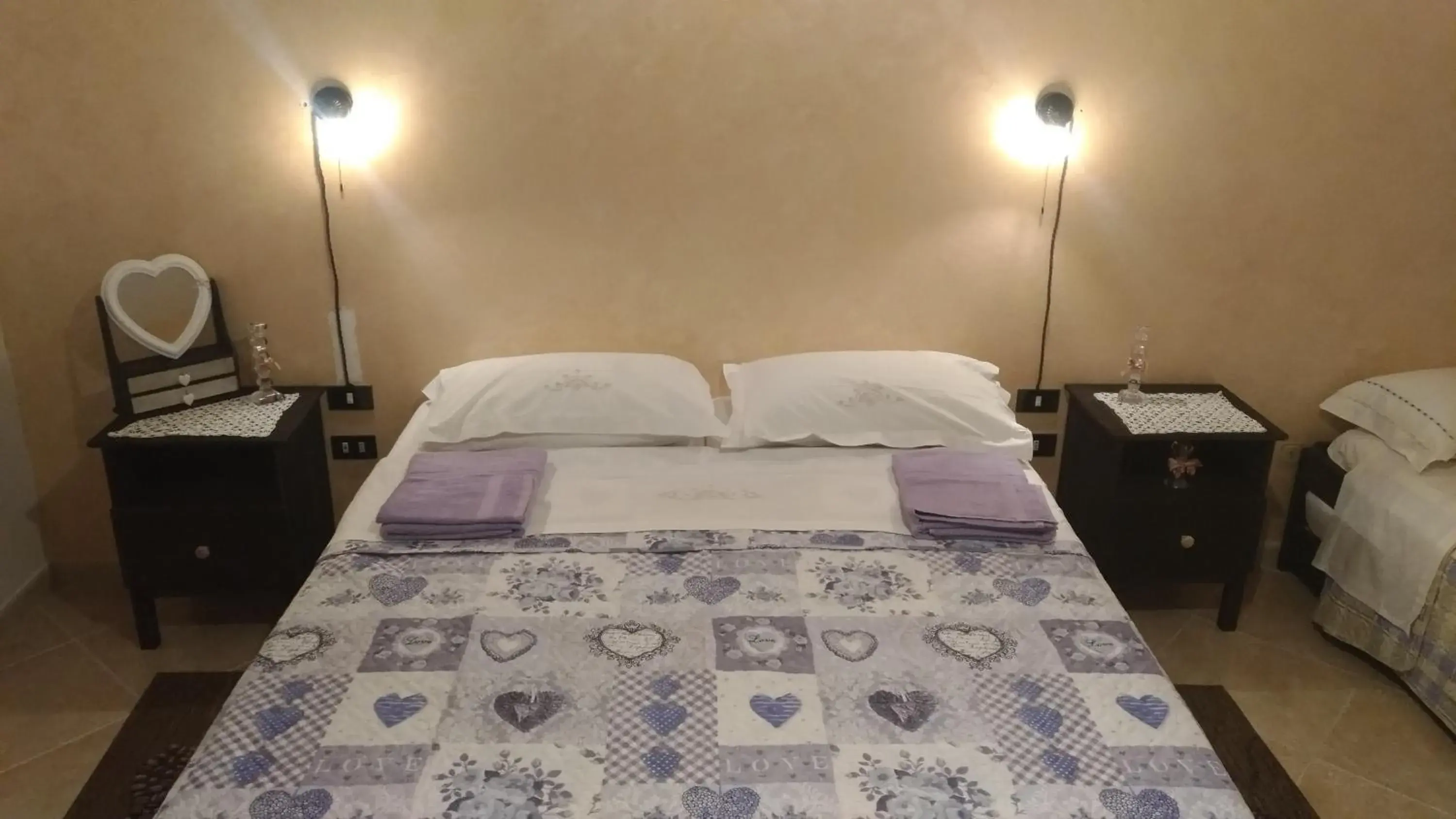 Large Double Room in B&B Il girasole - A casa di Ale Large Double Room in B&B Il girasole - A casa di Ale