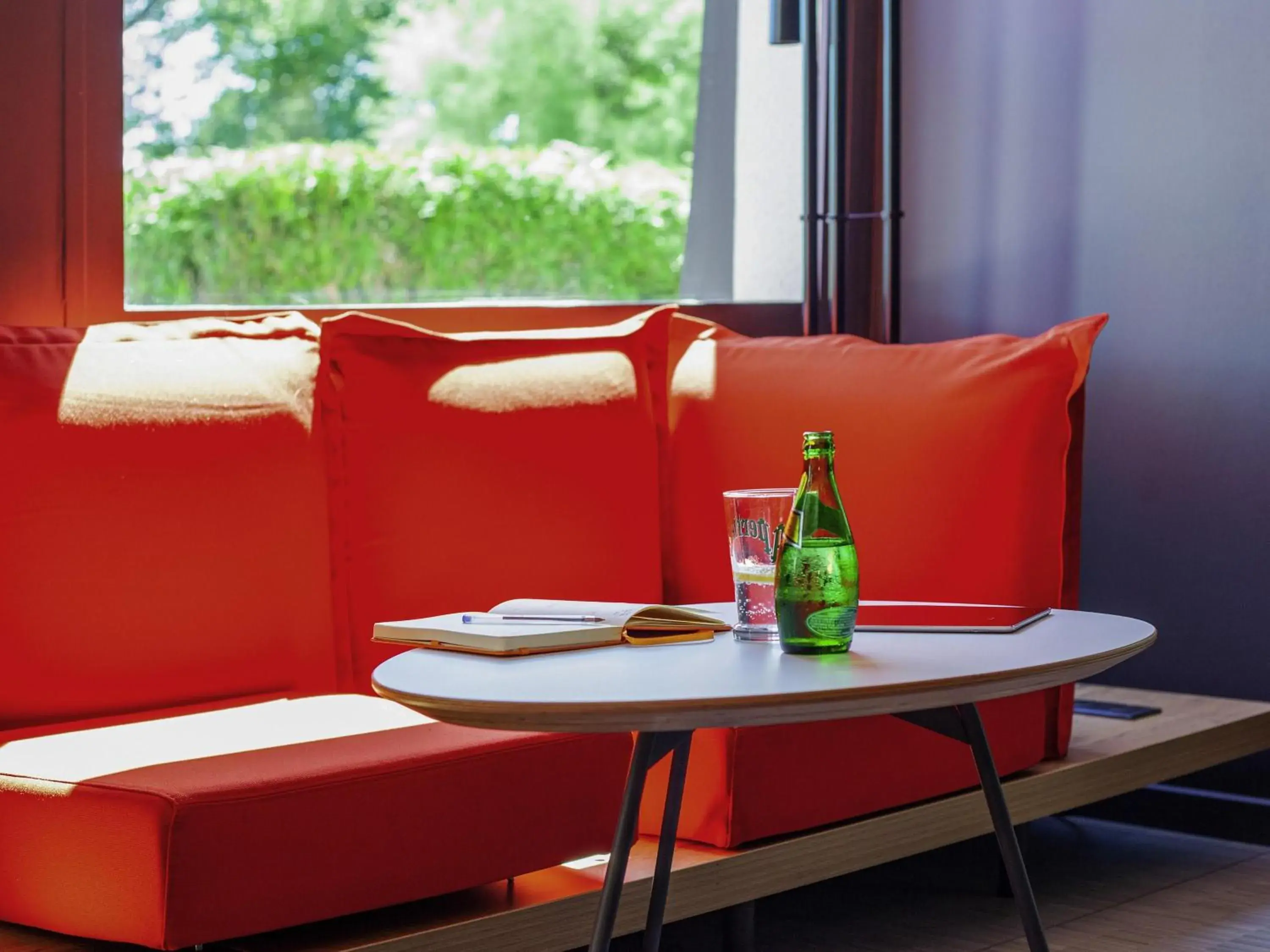 Lounge or bar in ibis Mulhouse Ile Napoleon Lounge or bar in ibis Mulhouse Ile Napoleon