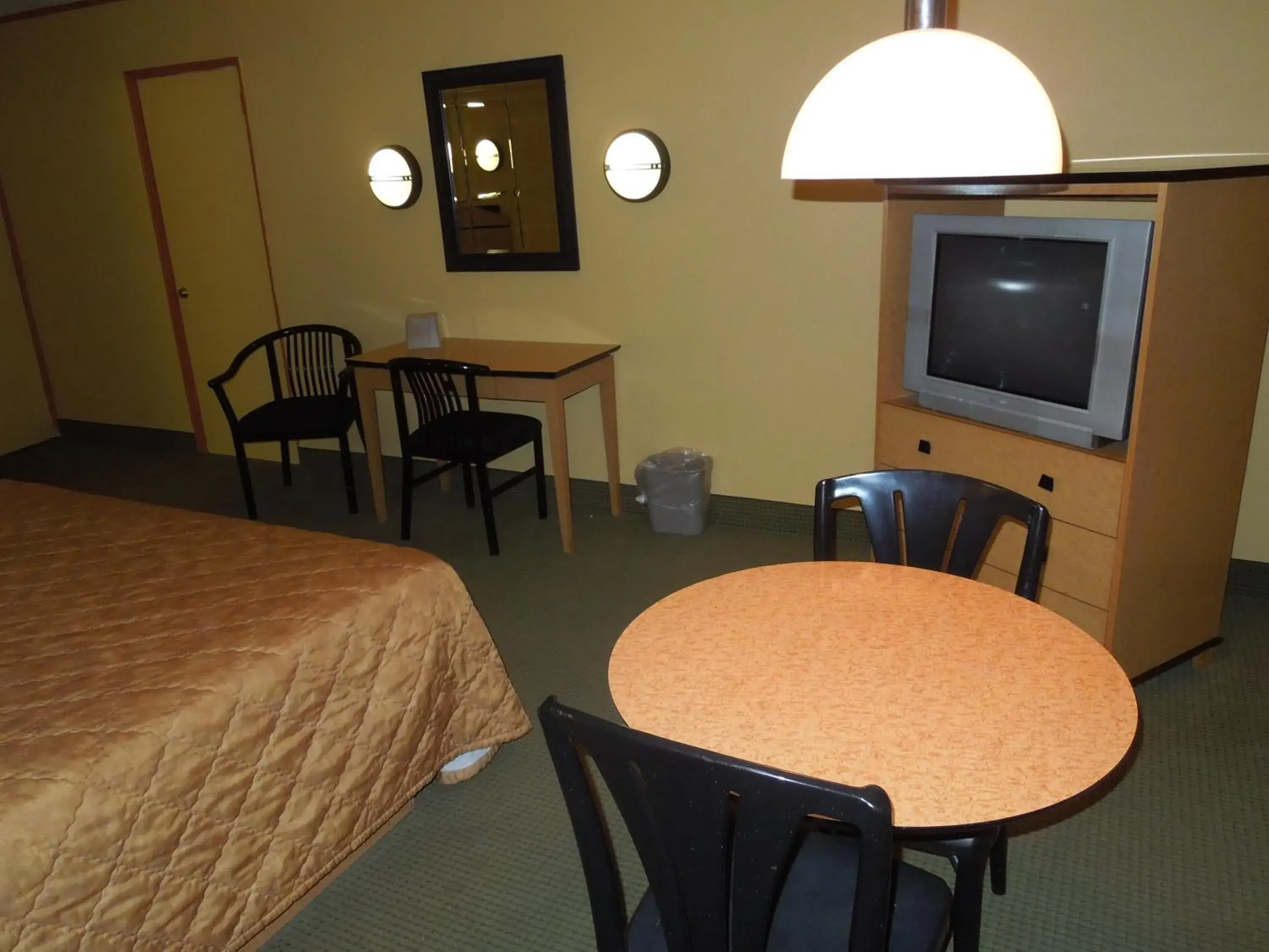 Decorative detail, TV/Entertainment Center in Bay Shore Inn