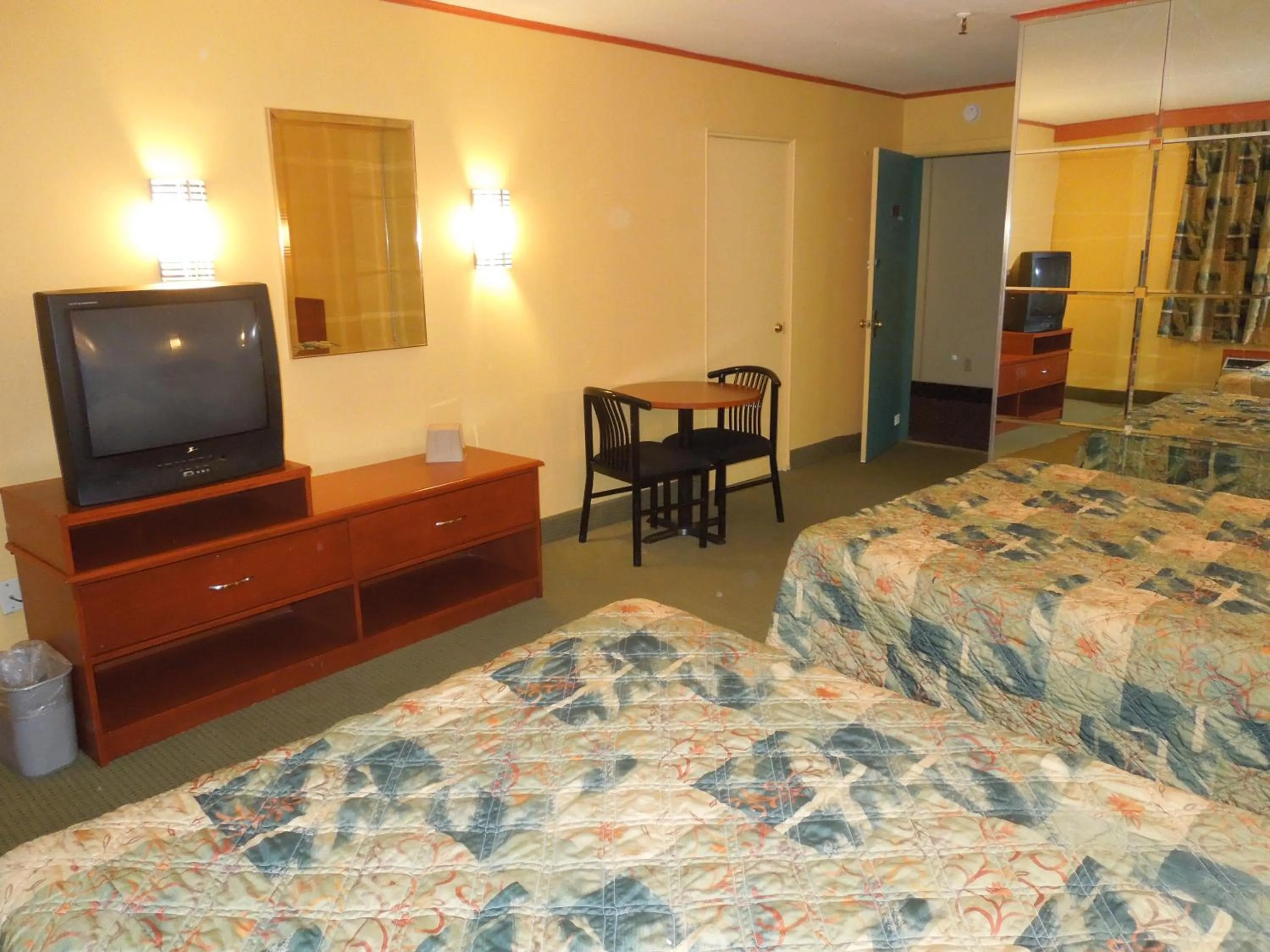 Decorative detail, TV/Entertainment Center in Bay Shore Inn