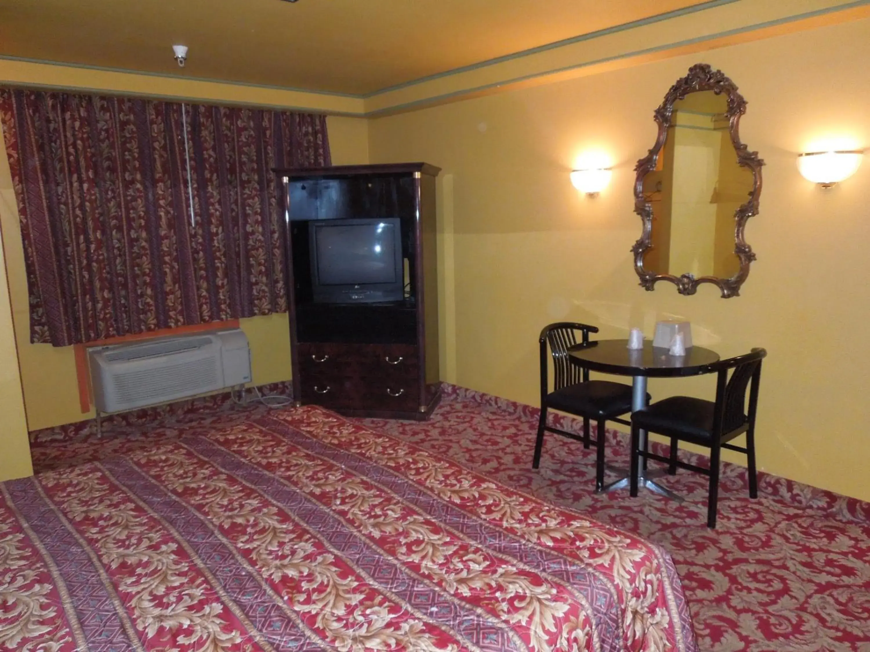 Decorative detail, TV/Entertainment Center in Bay Shore Inn