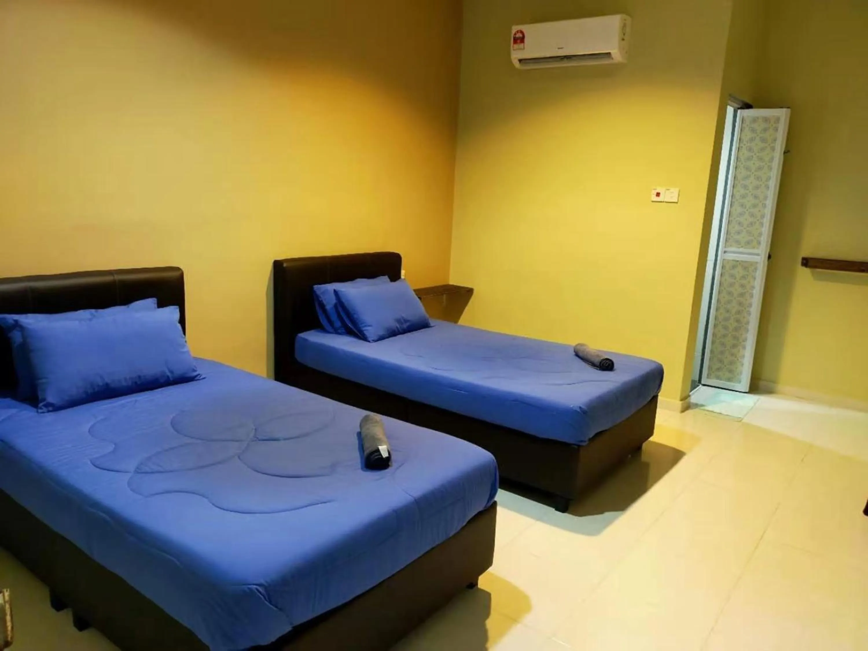 Photo of the whole room in CSH Motel Kuala Perlis Jetty