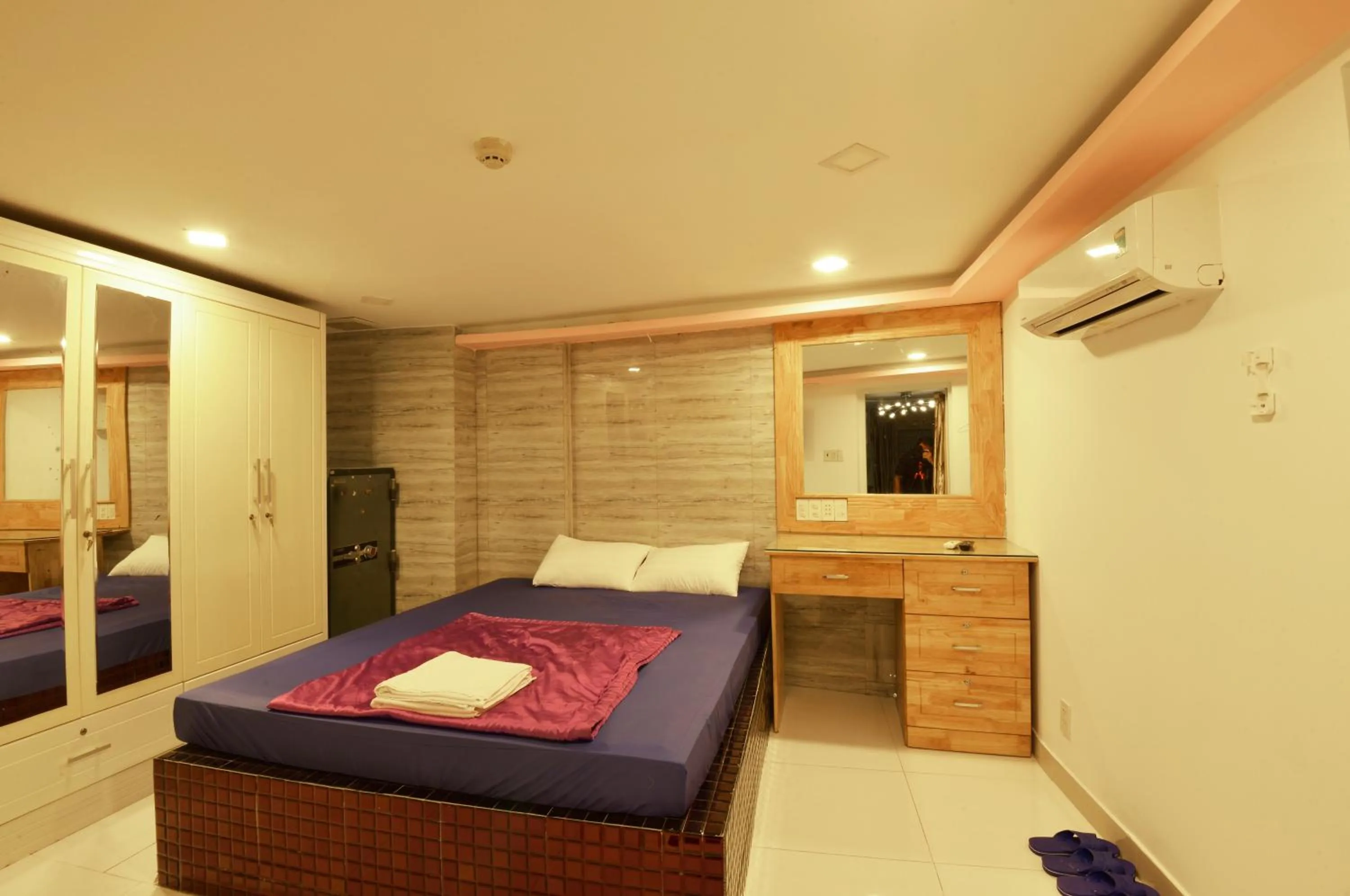 Property building, Bed in My Friends Hotel