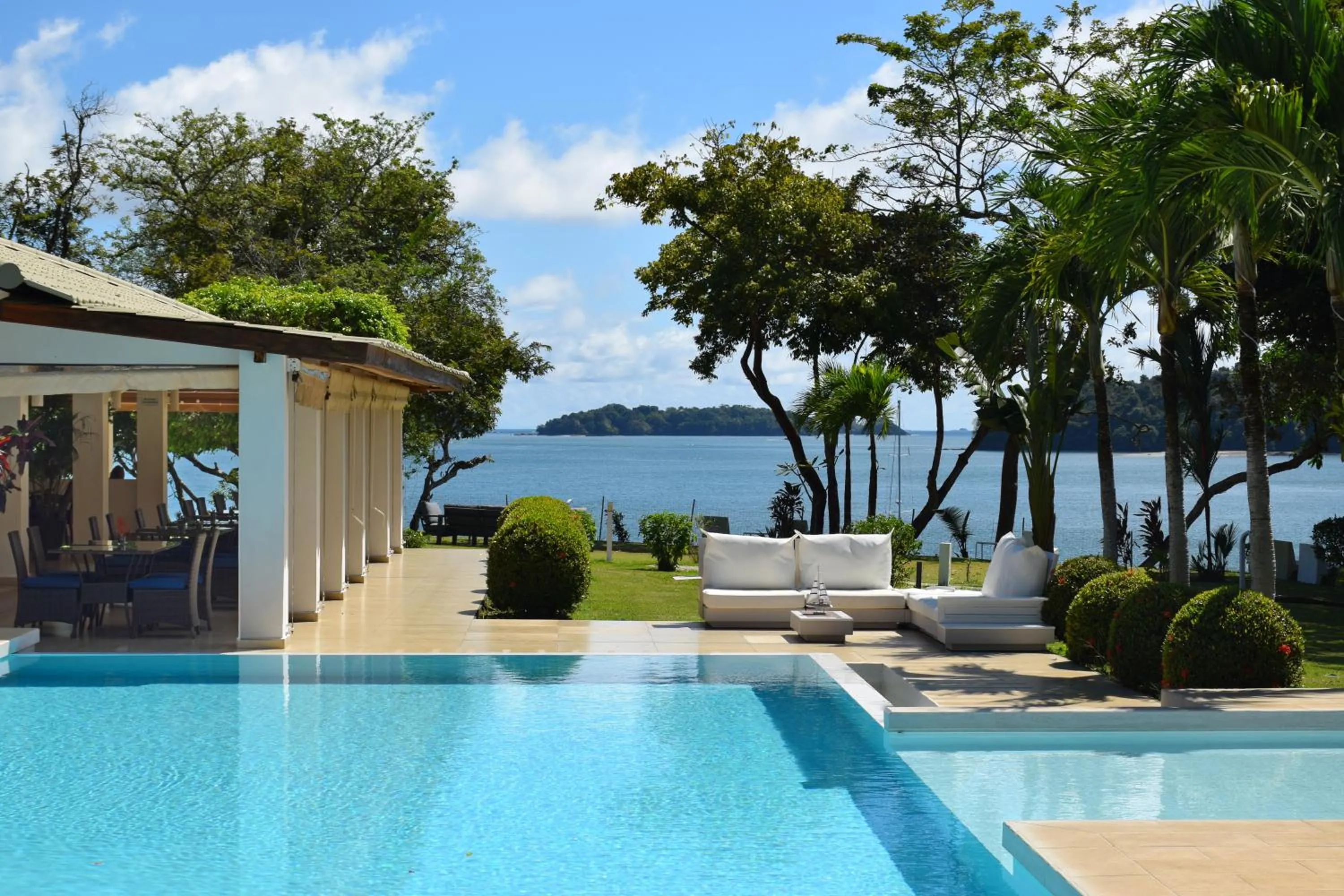 Restaurant/places to eat in Bocas del Mar