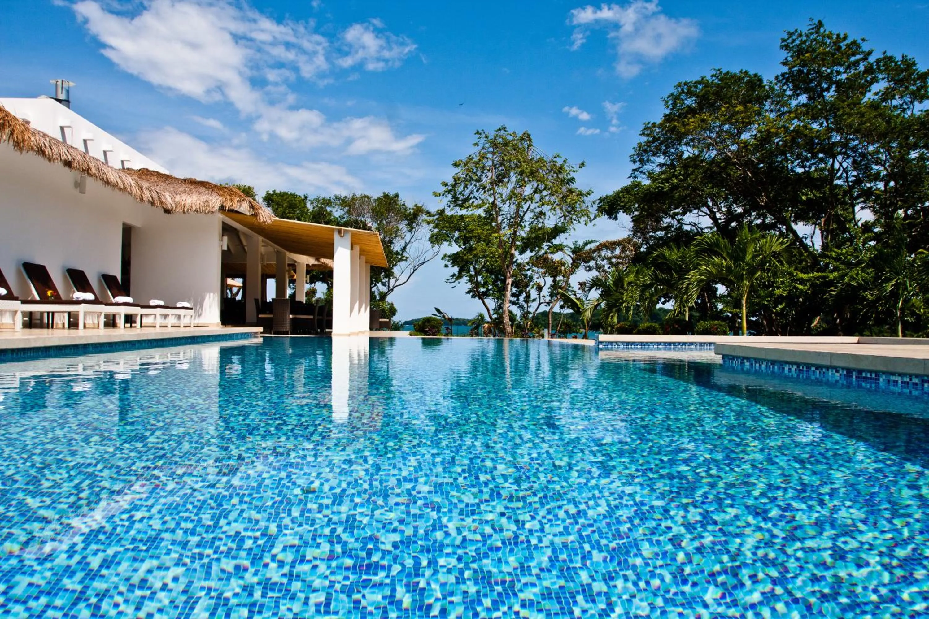 Restaurant/places to eat in Bocas del Mar