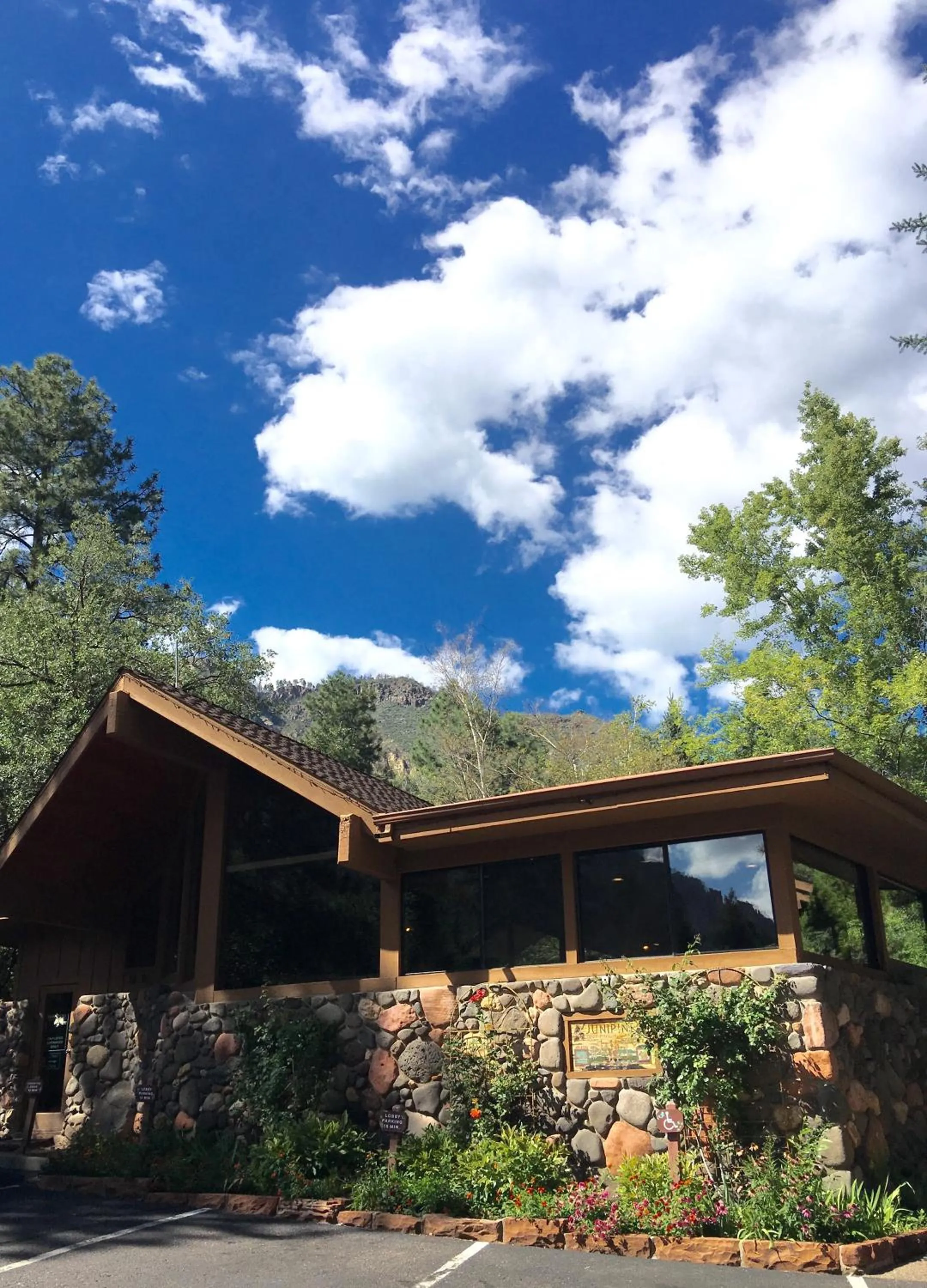Facade/entrance in Junipine Resort