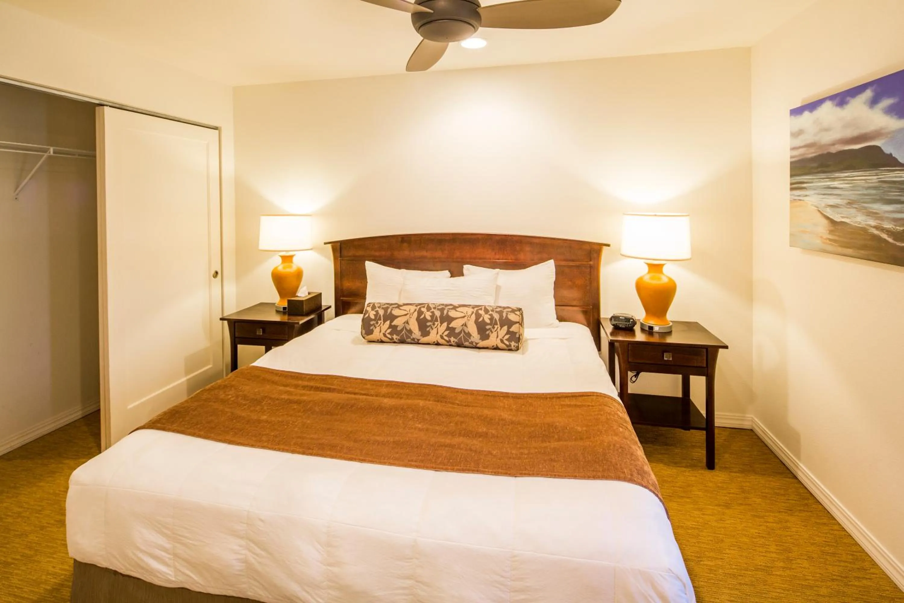 Bedroom, Bed in Castle Kauai Kailani