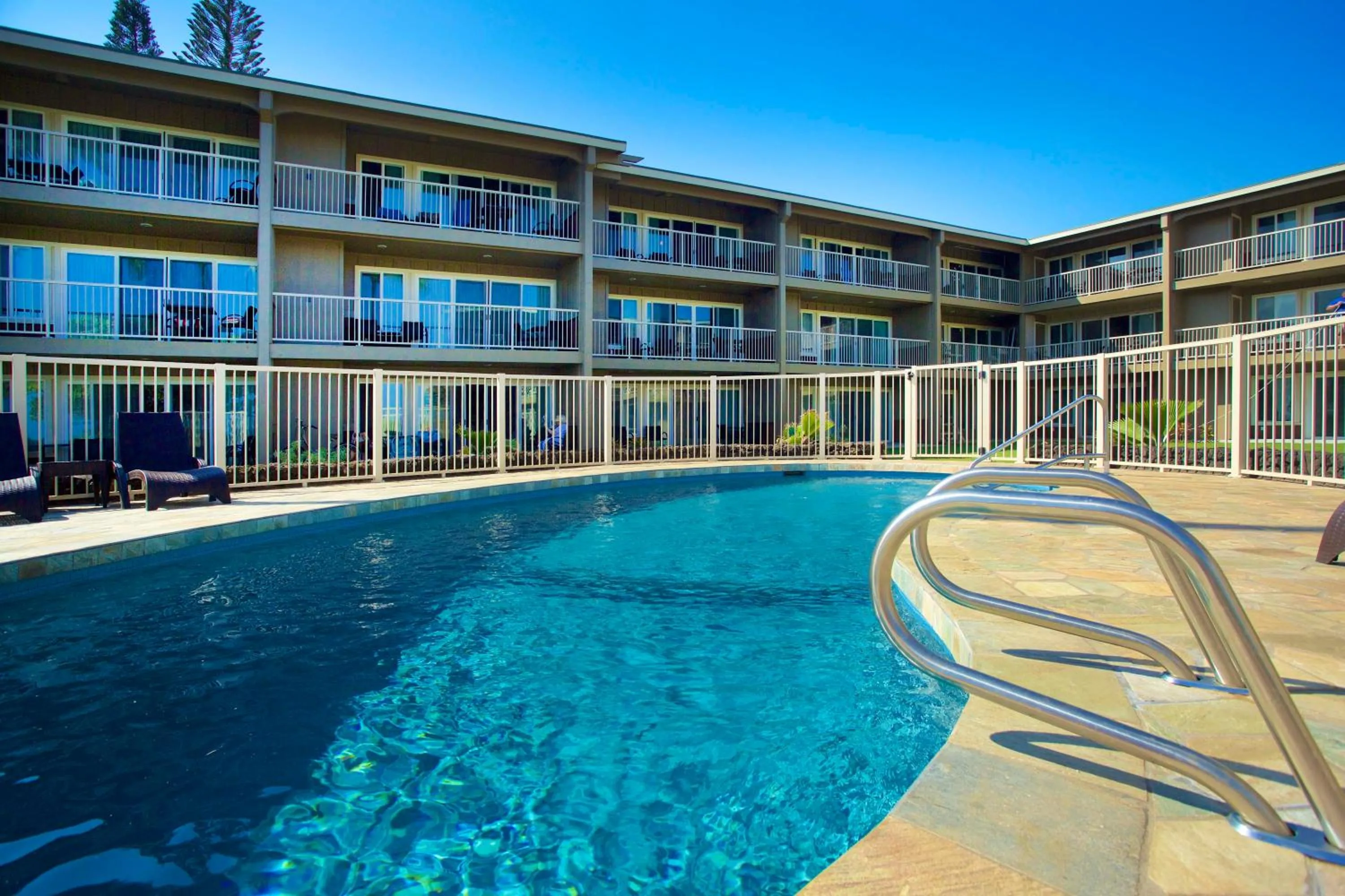 Swimming pool in Castle Kauai Kailani