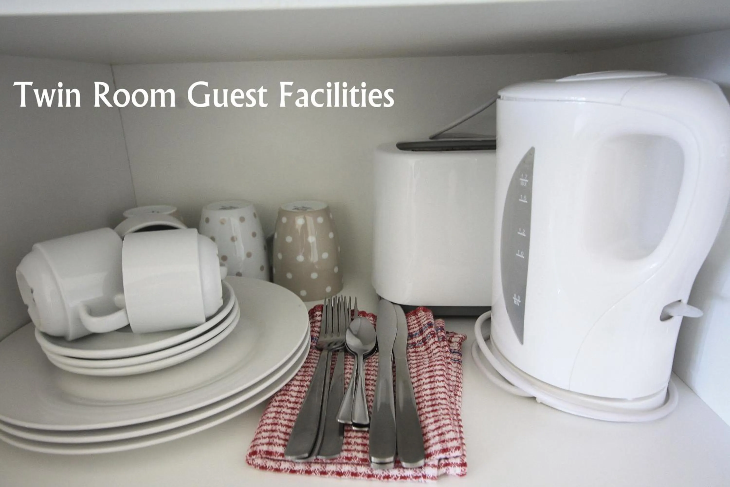 Coffee/tea facilities in Hi Way Motor Inn