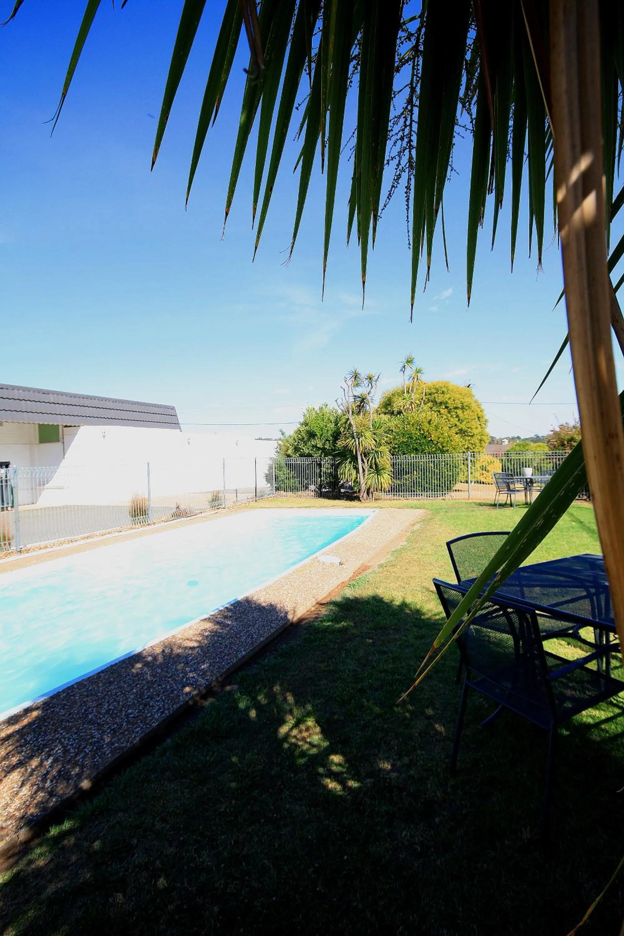 Swimming pool in Hi Way Motor Inn