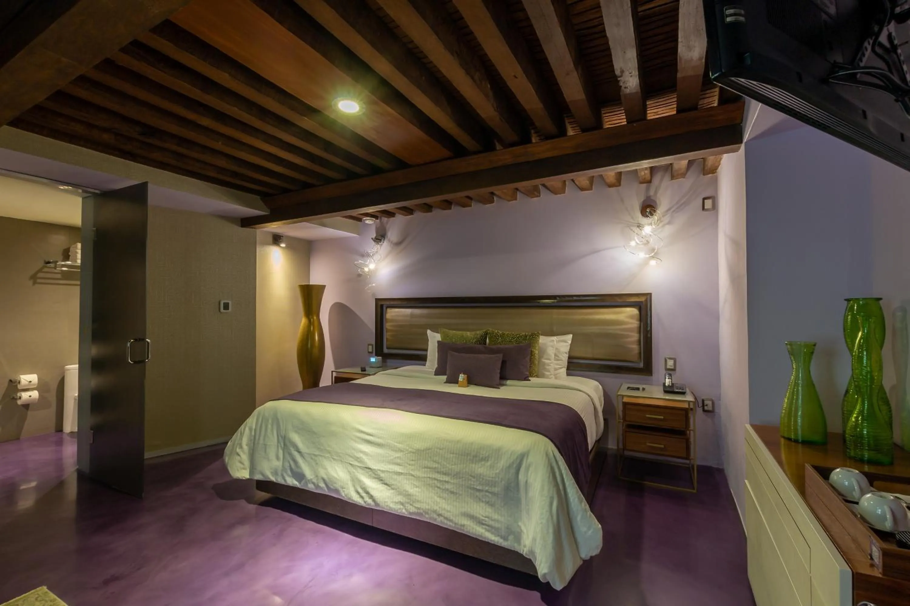 Bed in 1850 Hotel Boutique