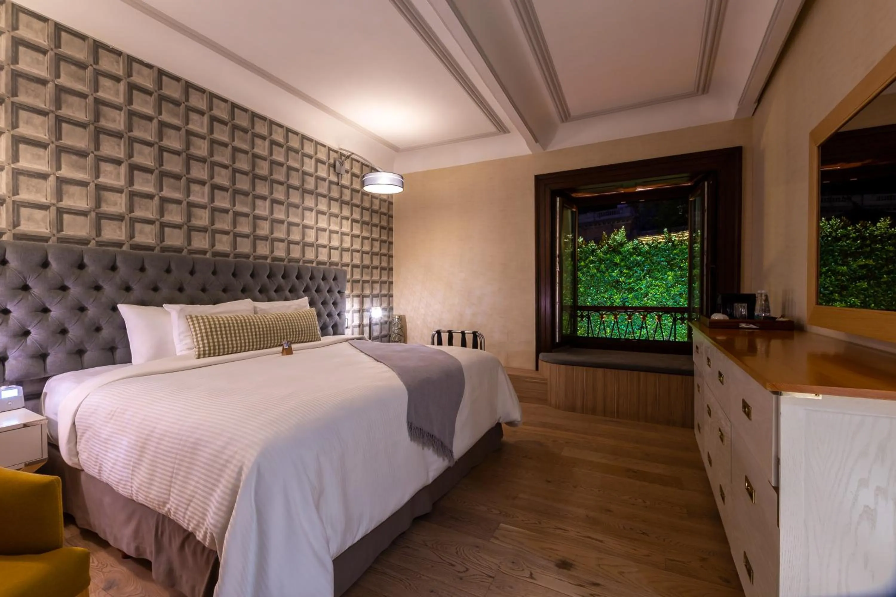 Bedroom, Bed in 1850 Hotel Boutique