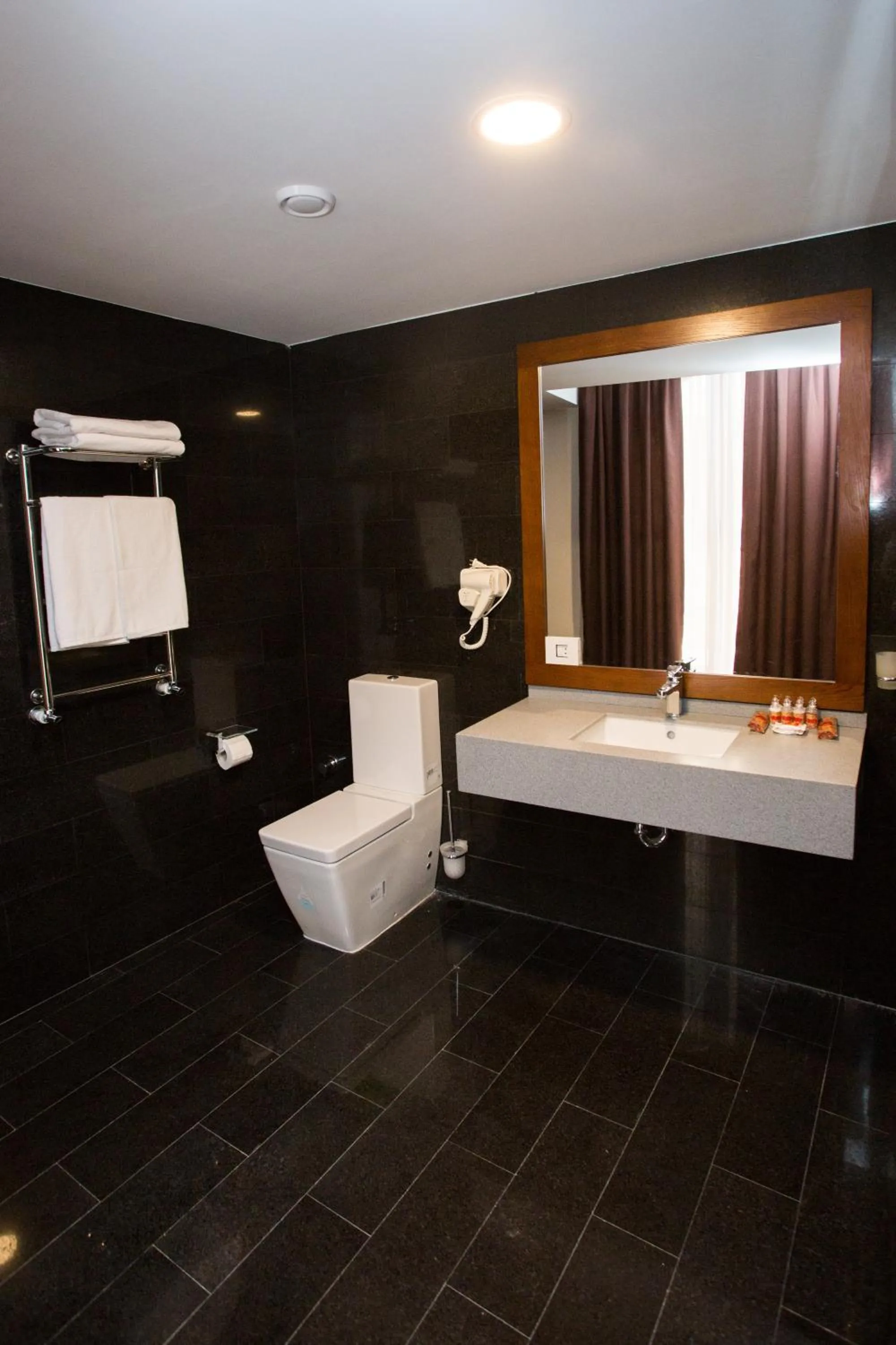 Bathroom in Da Vinci Boutique Hotel