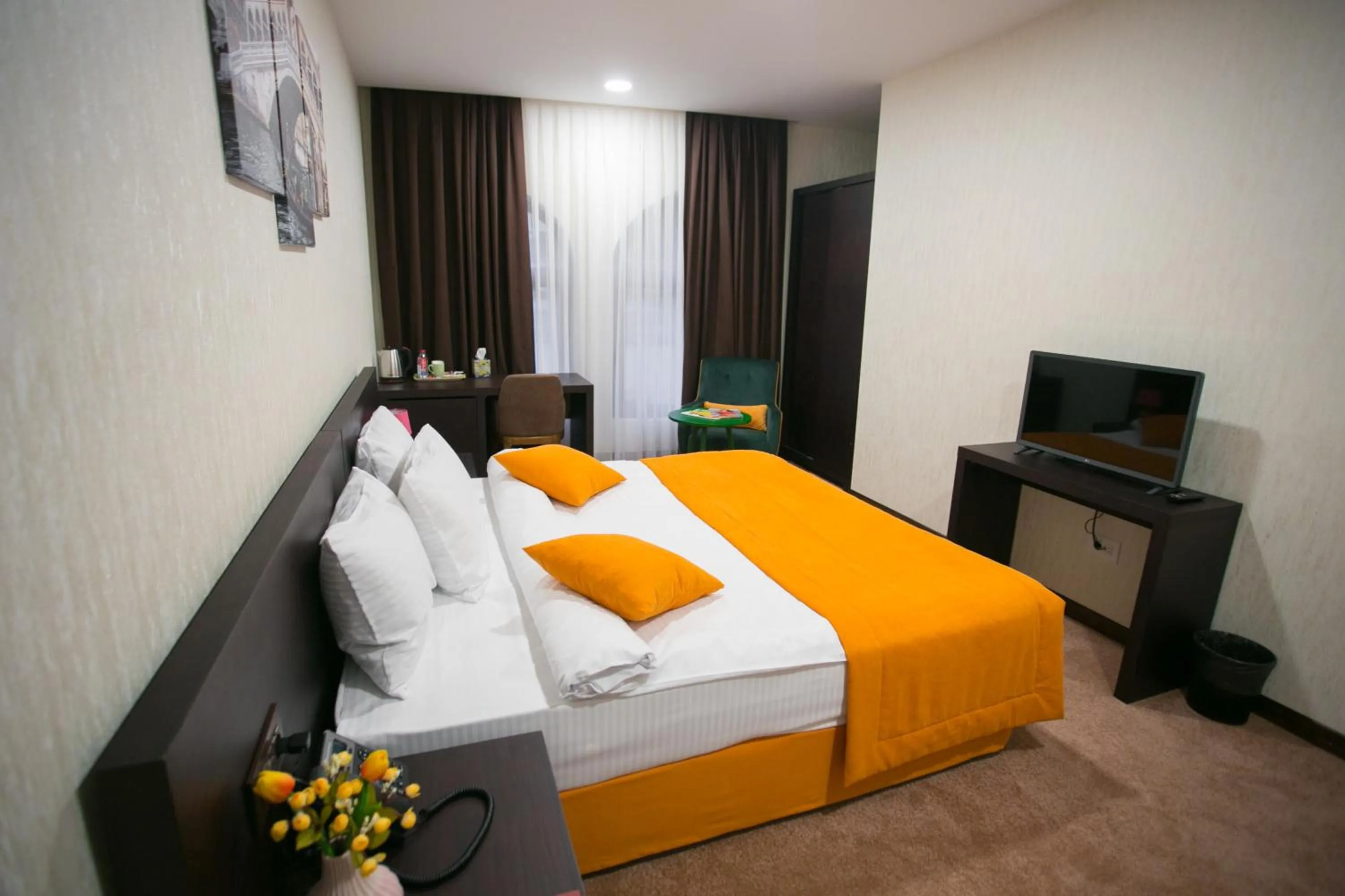 Photo of the whole room, Bed in Da Vinci Boutique Hotel