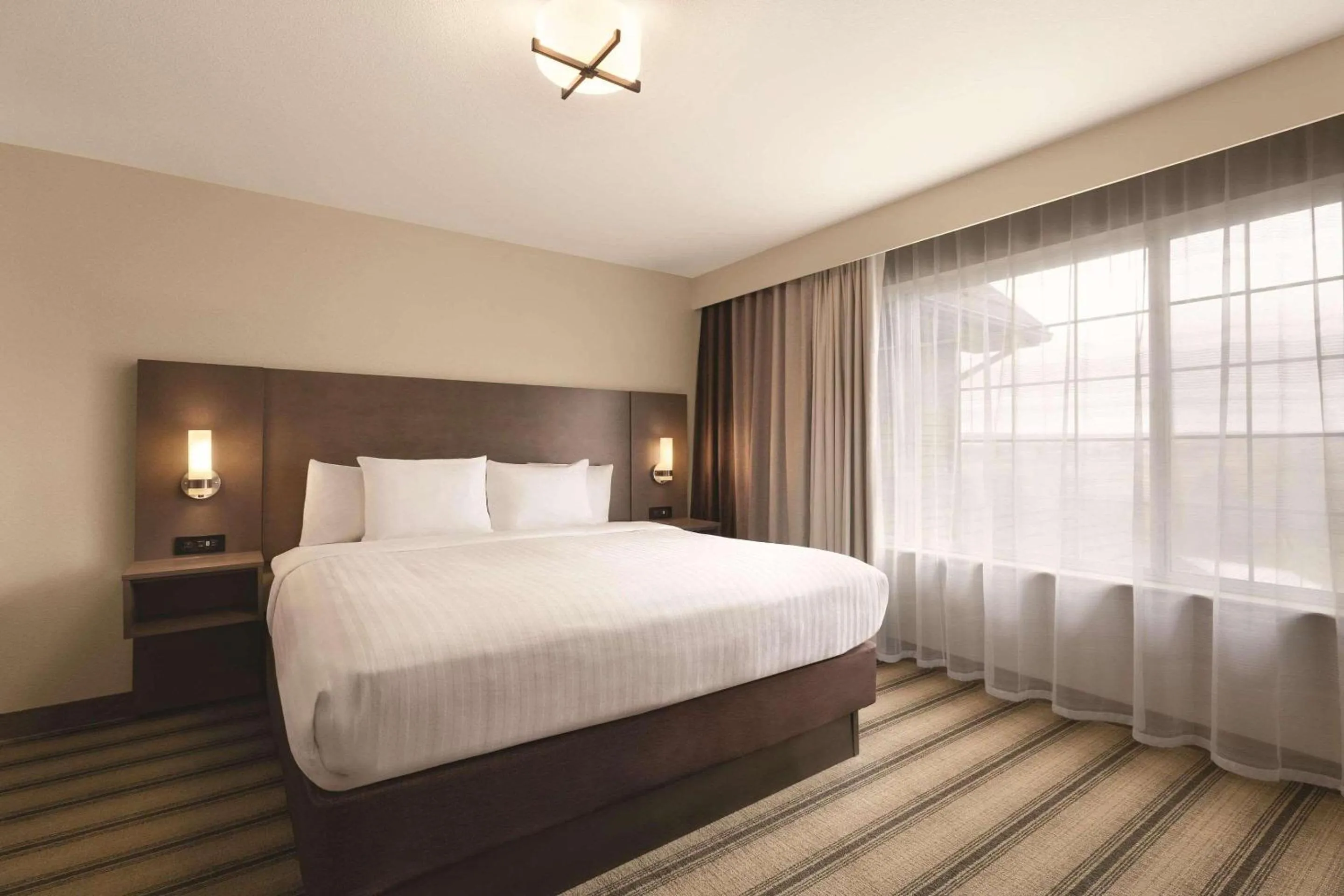 Bedroom, Bed in Country Inn & Suites by Radisson, Billings, MT