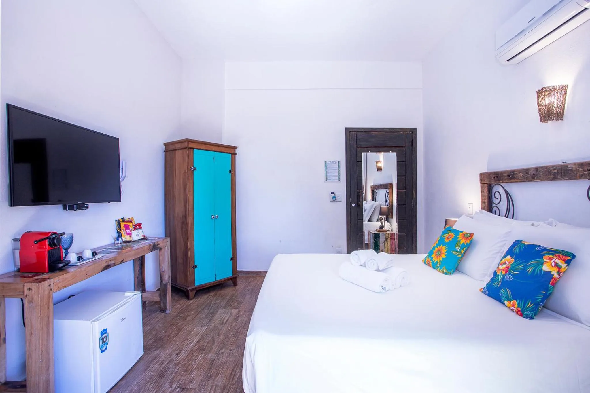 Photo of the whole room, Bed in Hotel Vila Kebaya