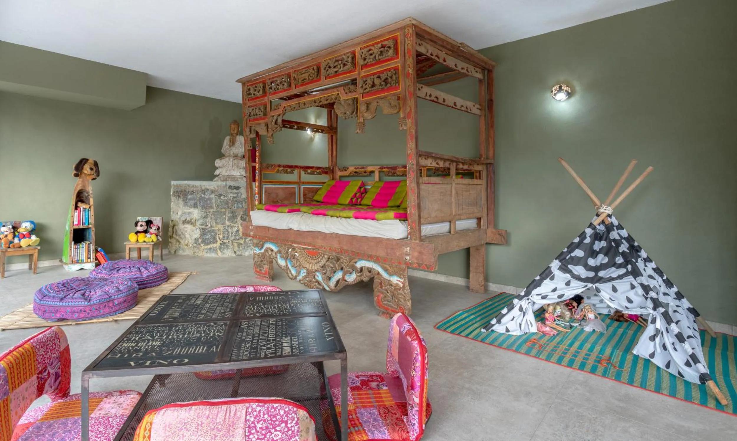 Area and facilities, Bed in Hotel Vila Kebaya