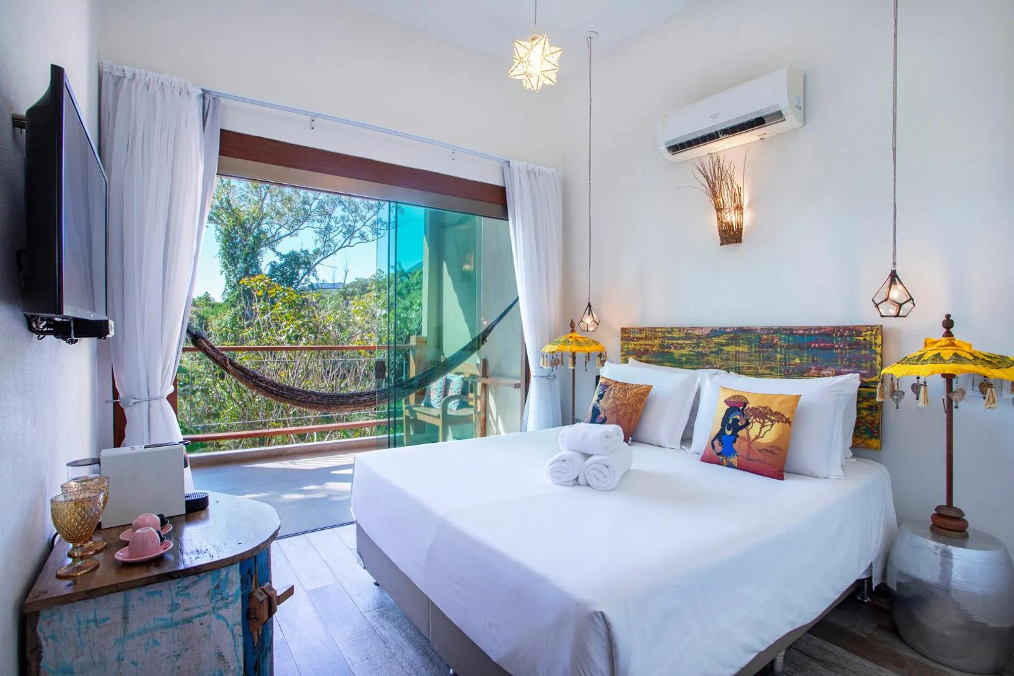 Photo of the whole room, Bed in Hotel Vila Kebaya