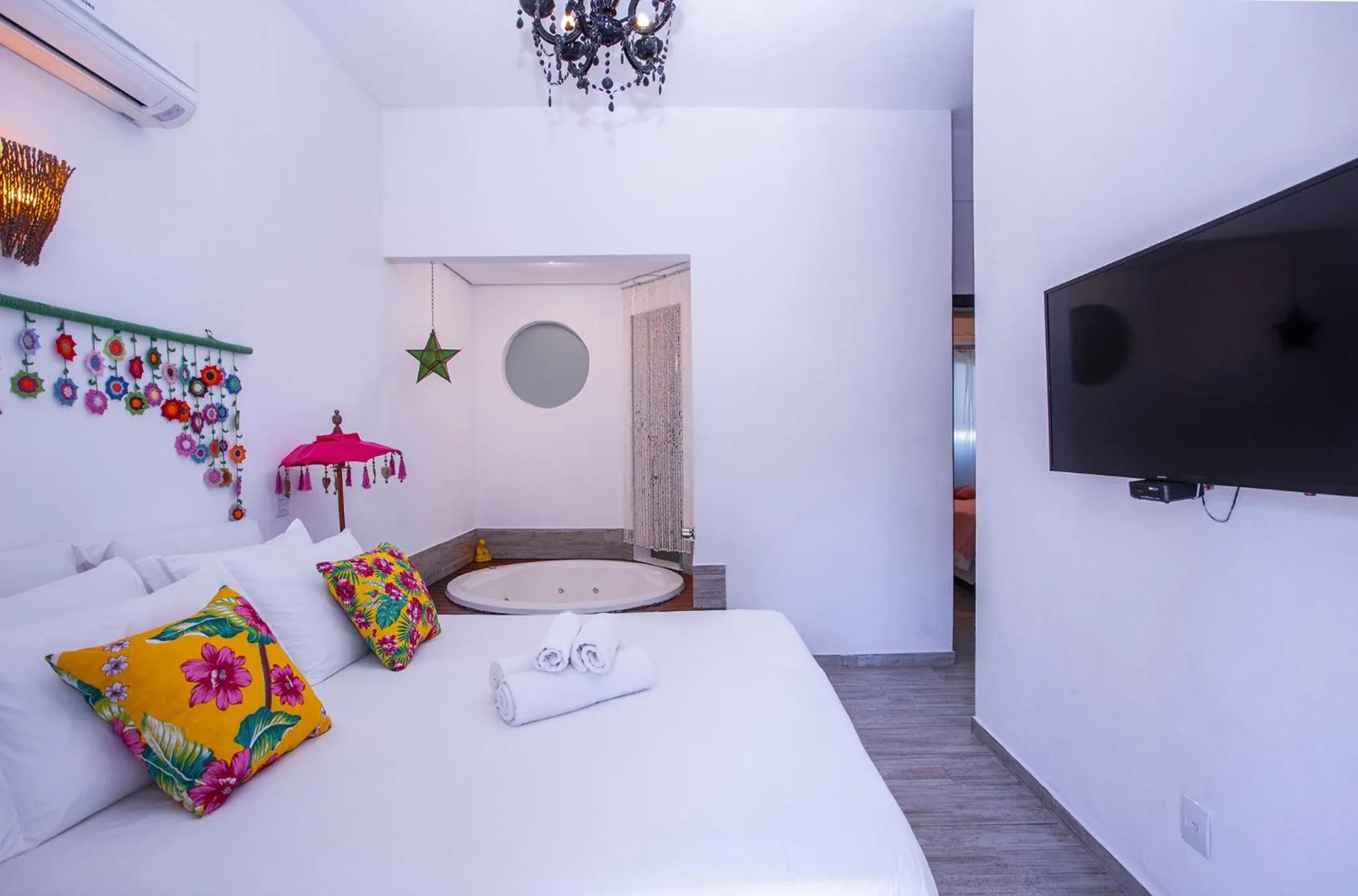 Bedroom, Bed in Hotel Vila Kebaya