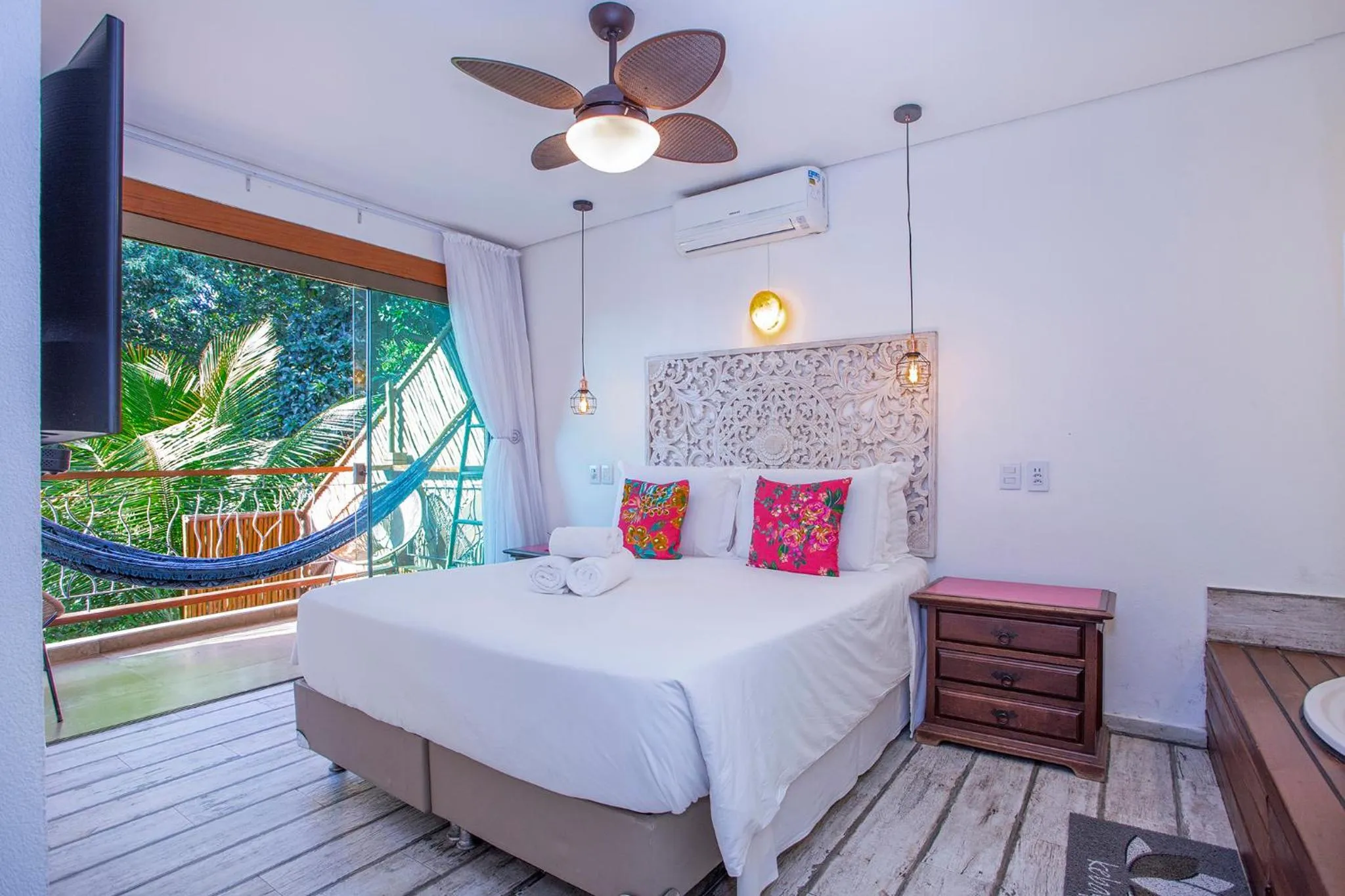 Photo of the whole room, Bed in Hotel Vila Kebaya