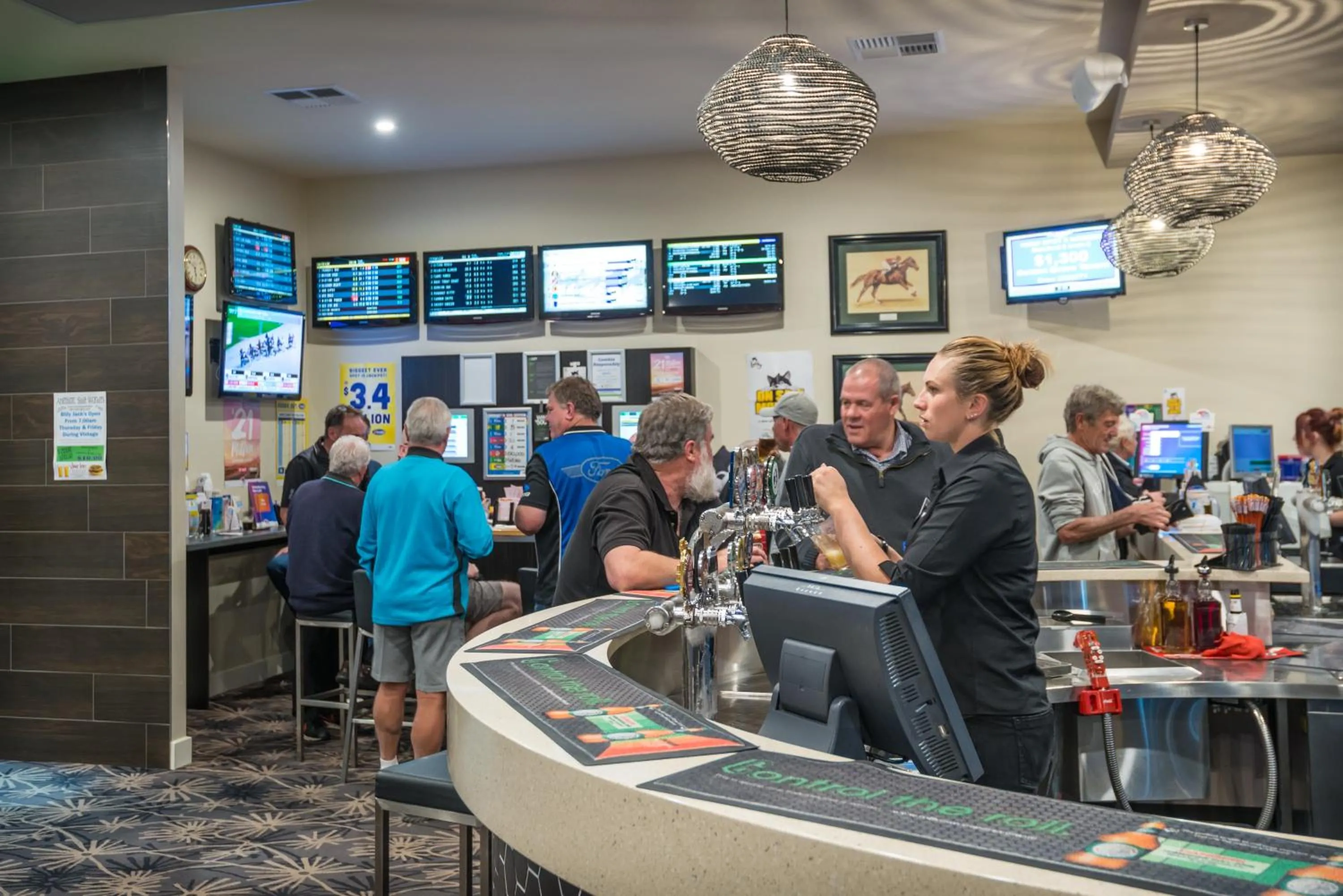 Restaurant/places to eat in Vine Inn Barossa